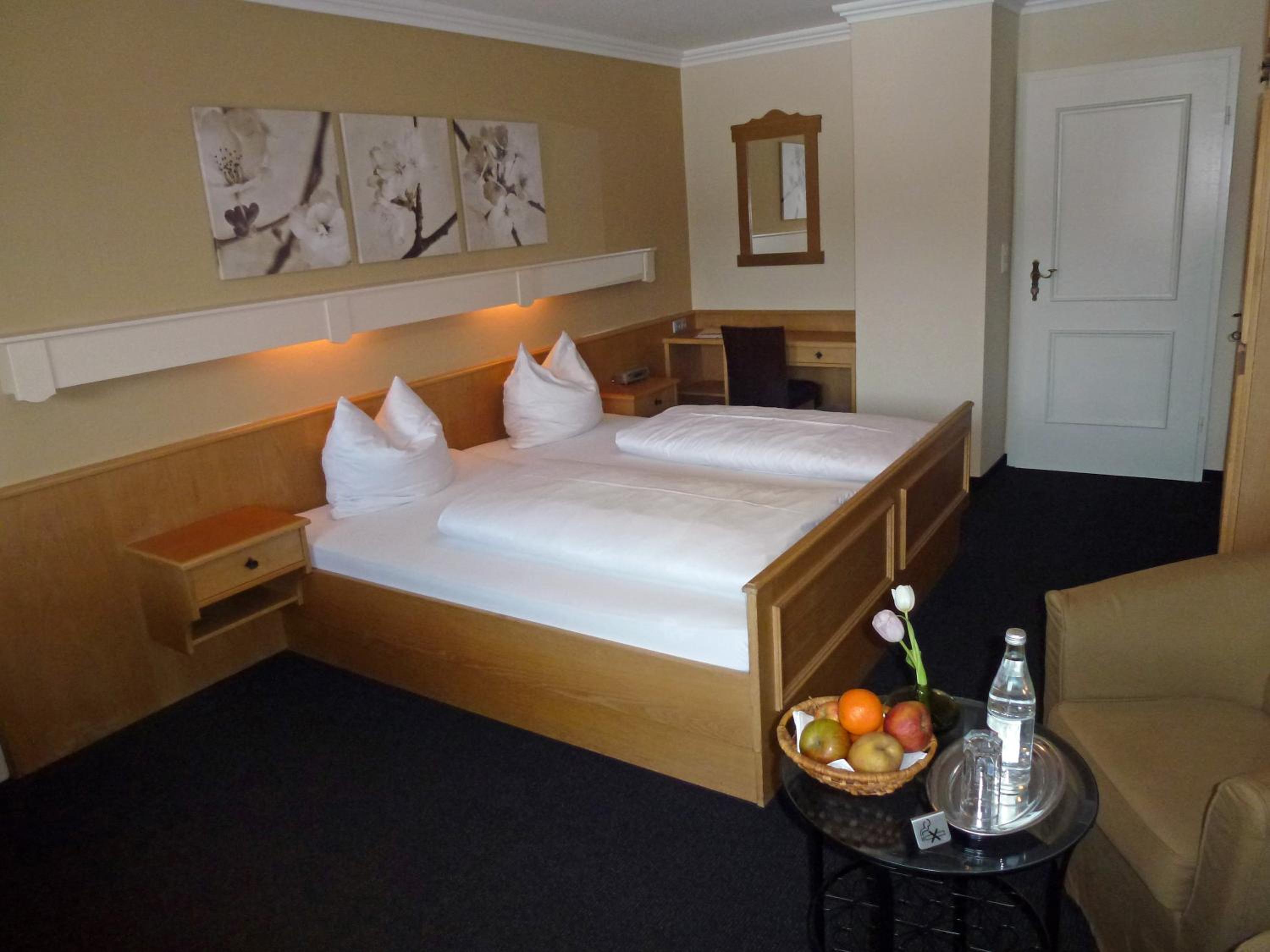 Economy Double Room photo 2