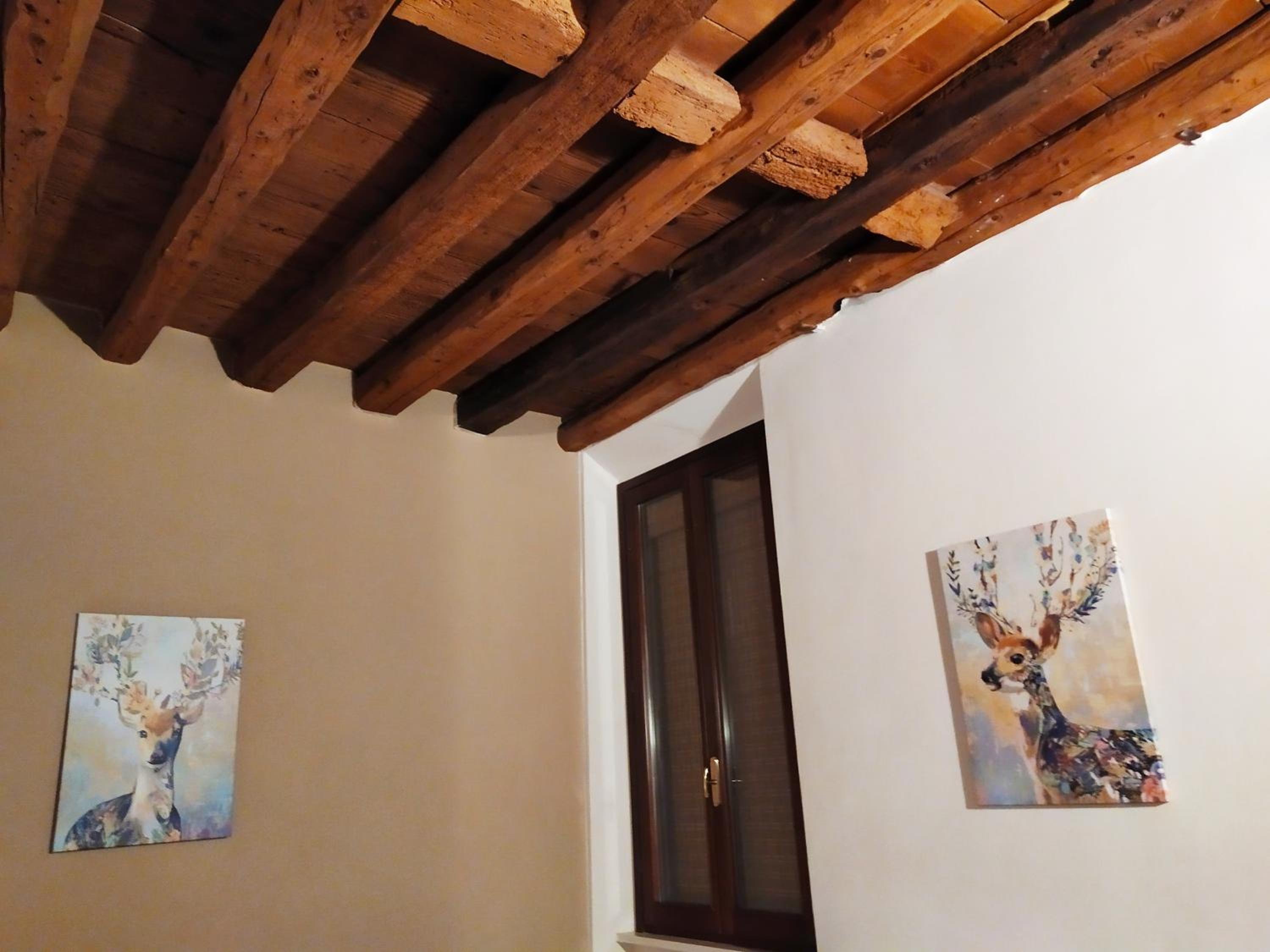 Deluxe Room - Photo 5