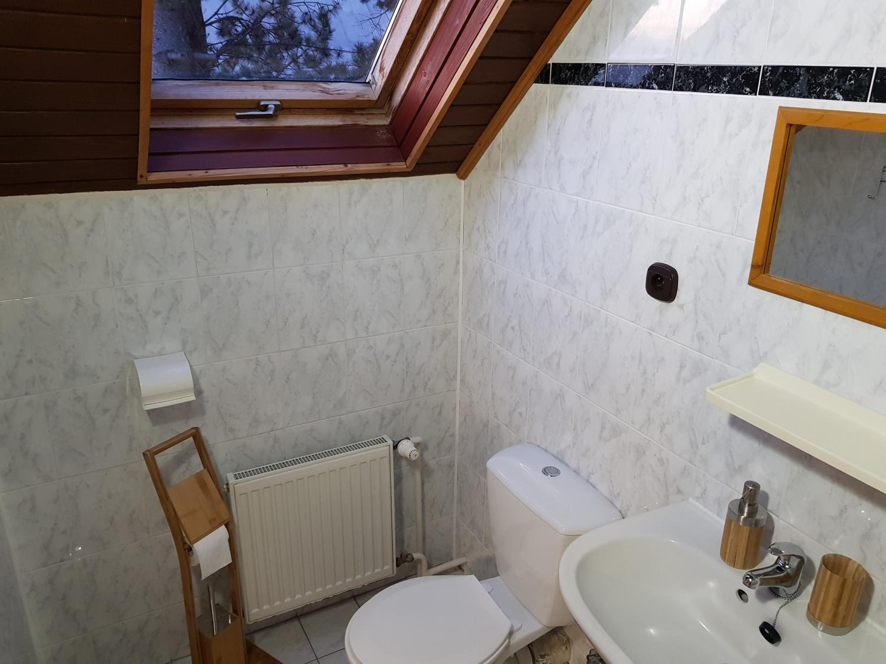 Double Room with Balcony - Photo 2