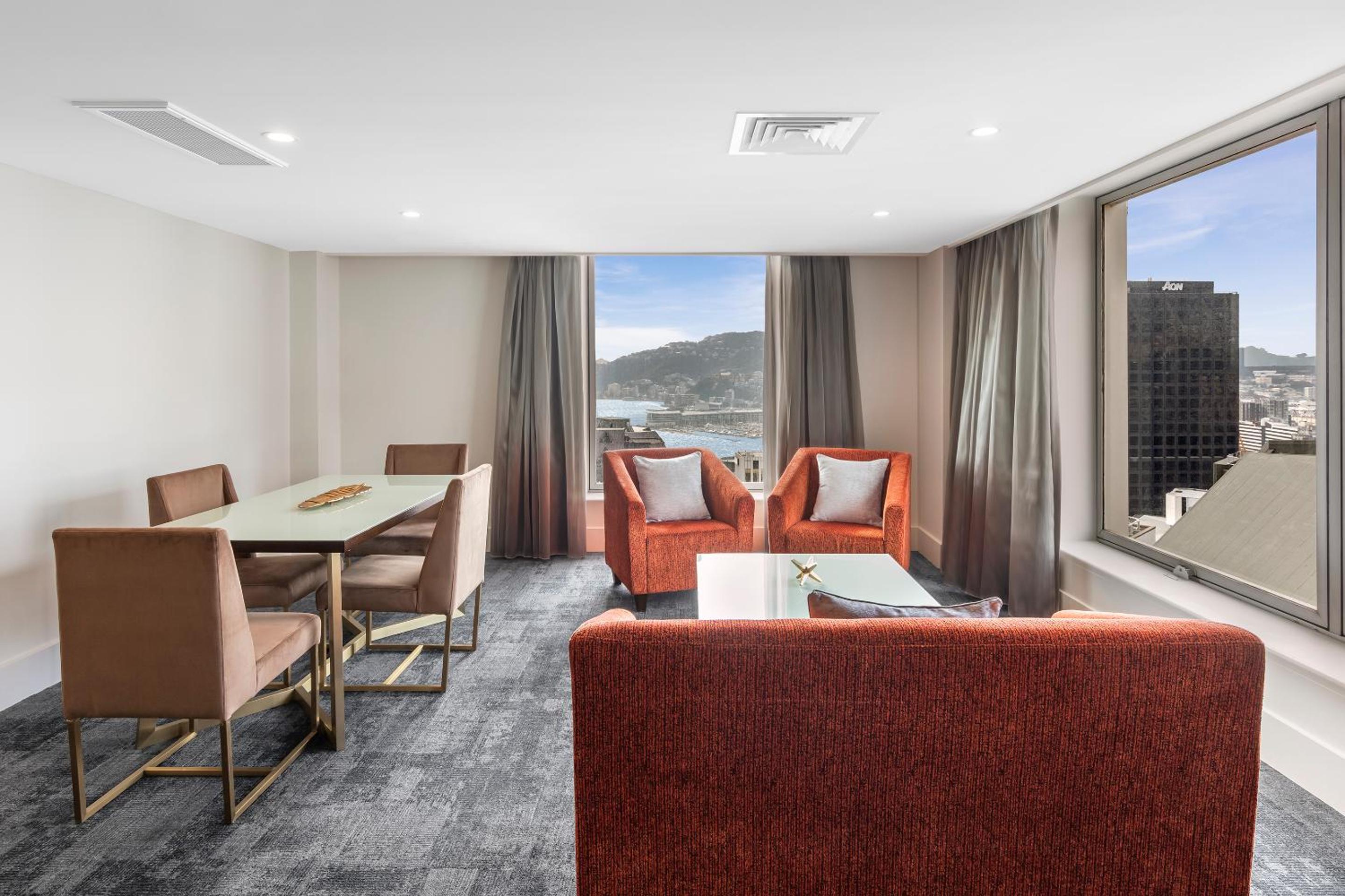 Deluxe Junior Suite - Photo 8