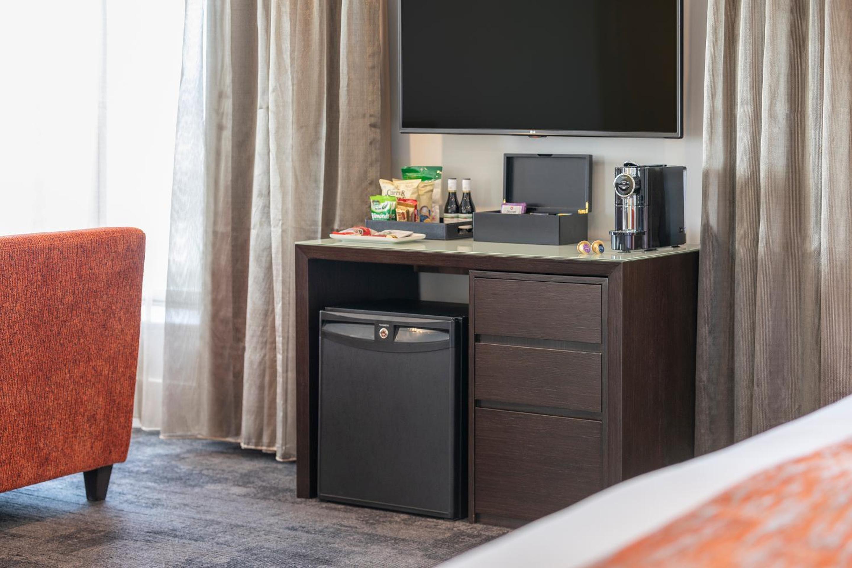Deluxe Junior Suite - Photo 3