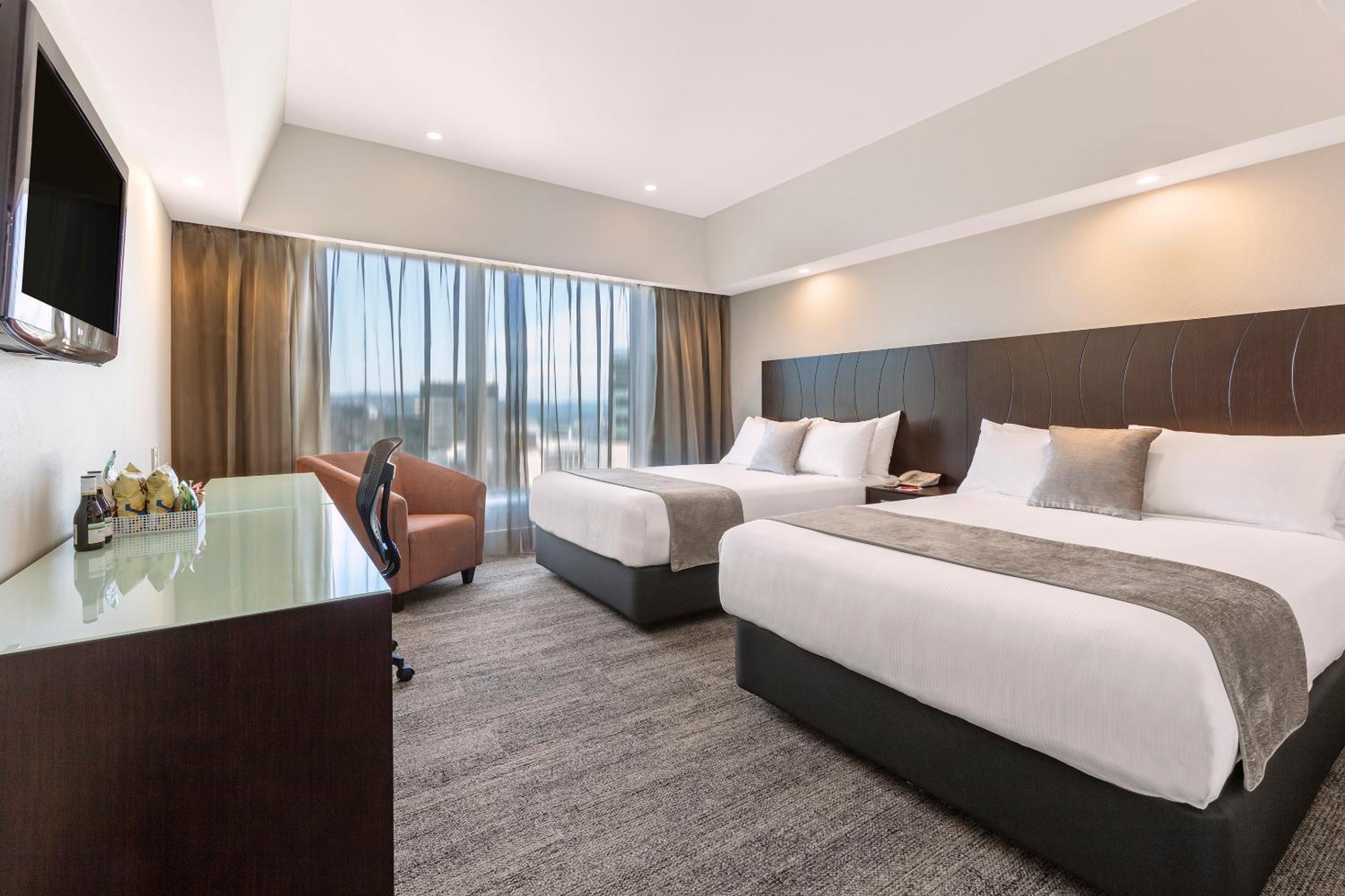 Newly Refurbished -  Executive Twin Room - Photo 1