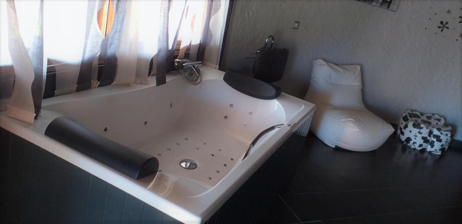 Superior Suite - Photo 4