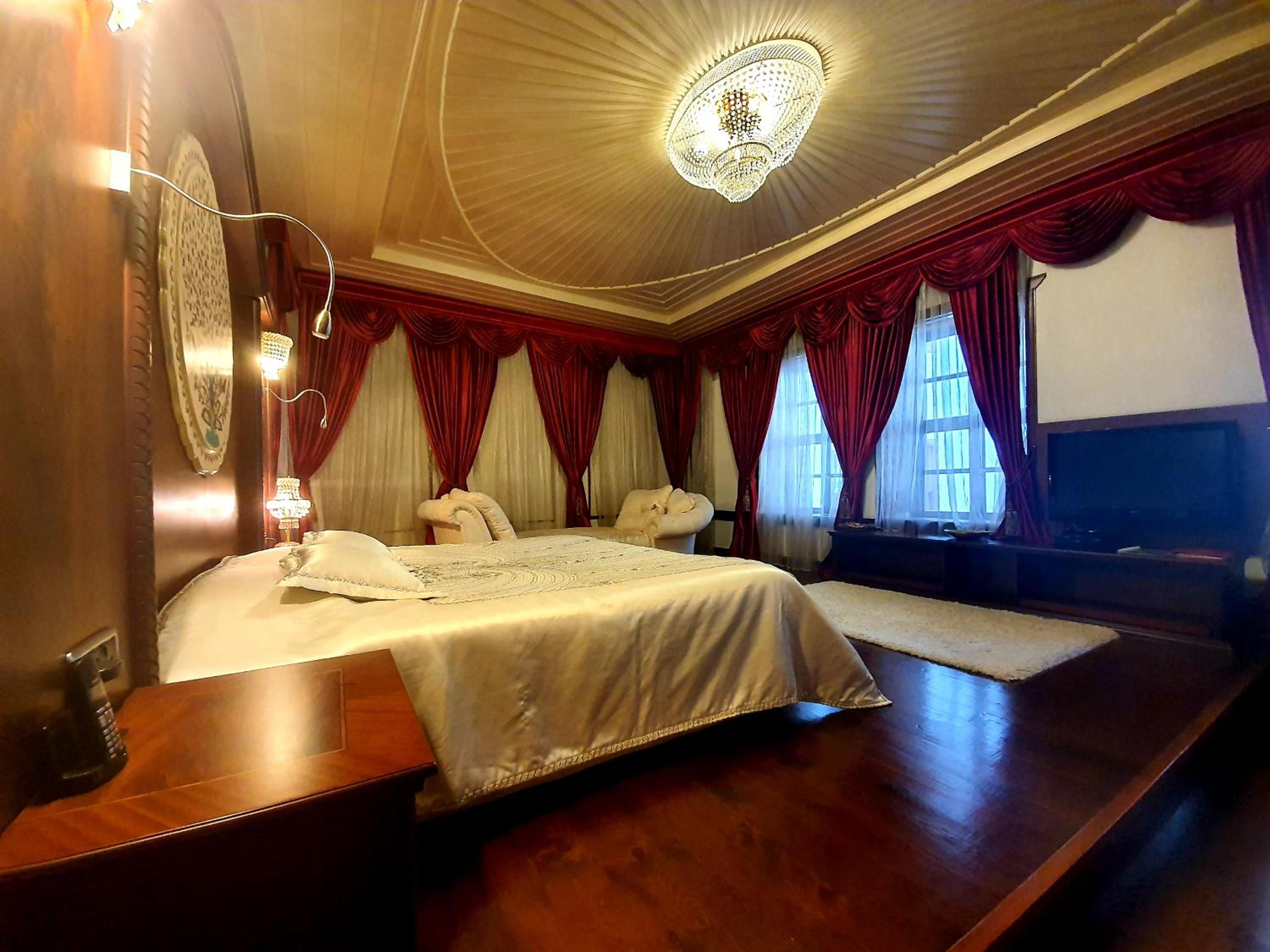 Ottoman Suite