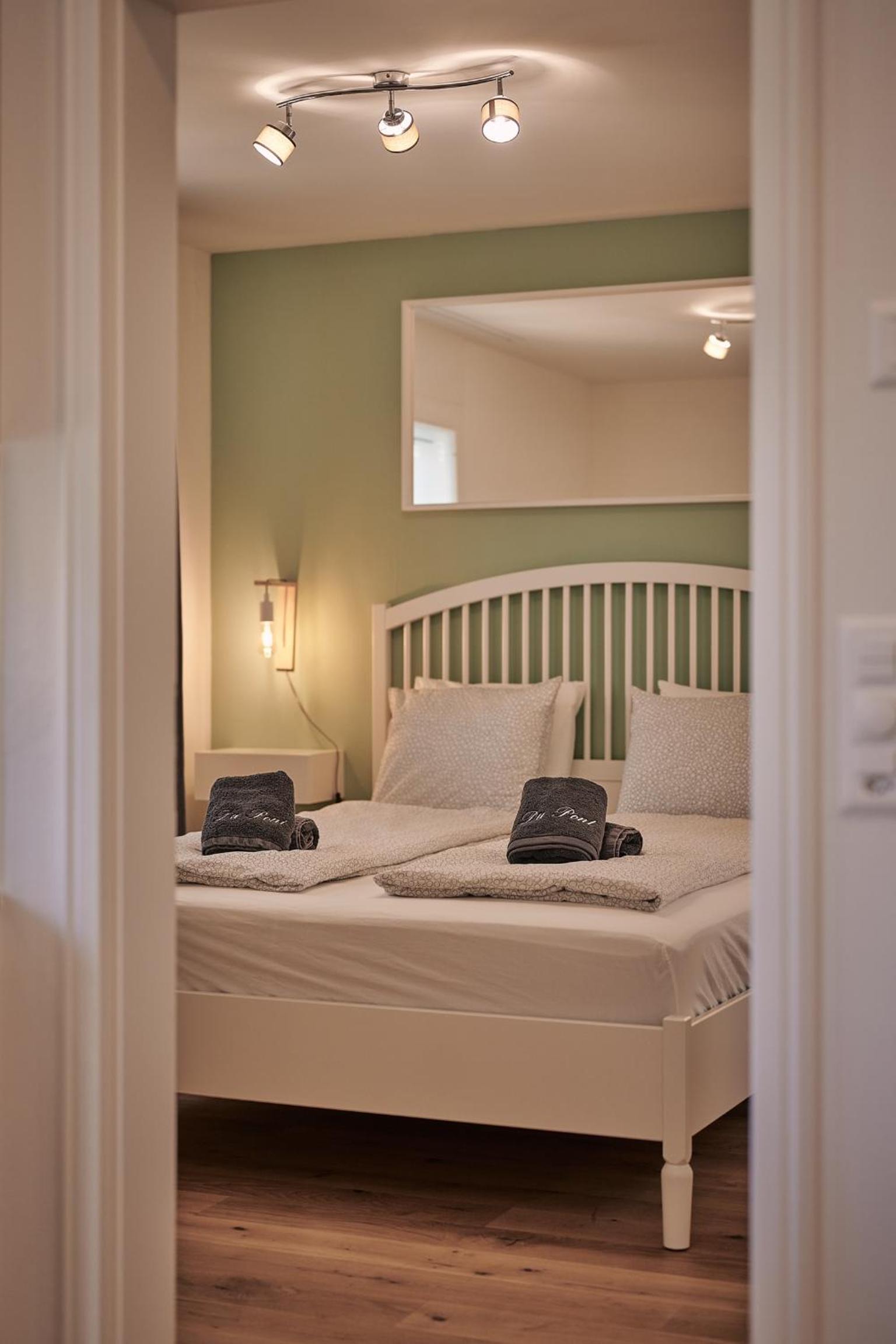 One-Bedroom Apartment - Photo 6