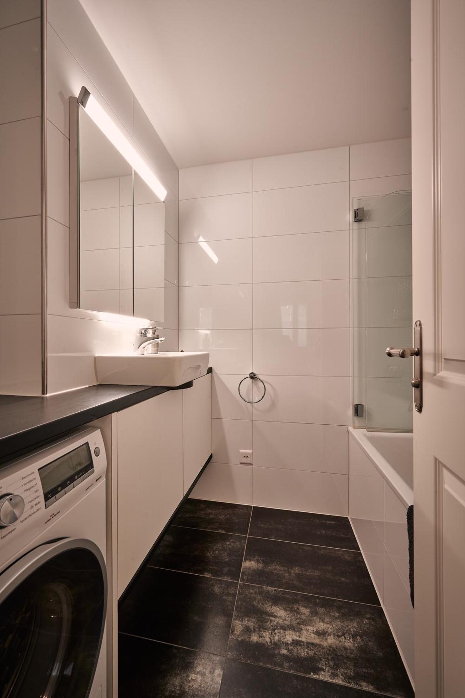 One-Bedroom Apartment - Photo 17