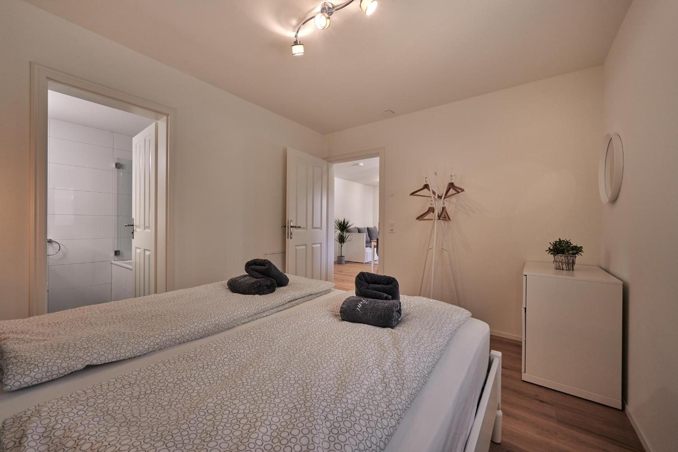 One-Bedroom Apartment - Photo 14