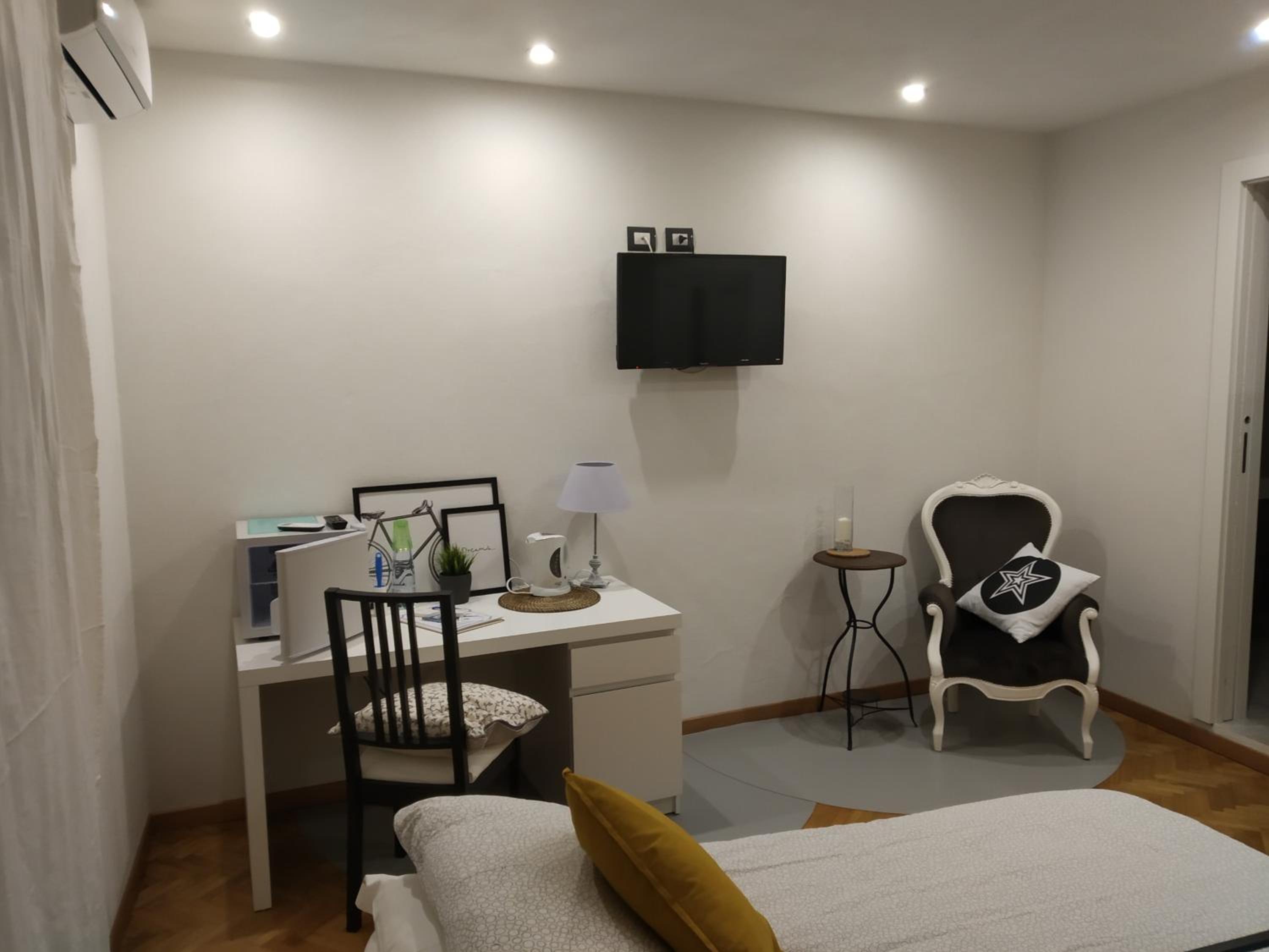 Deluxe Double Room with Shower photo 1