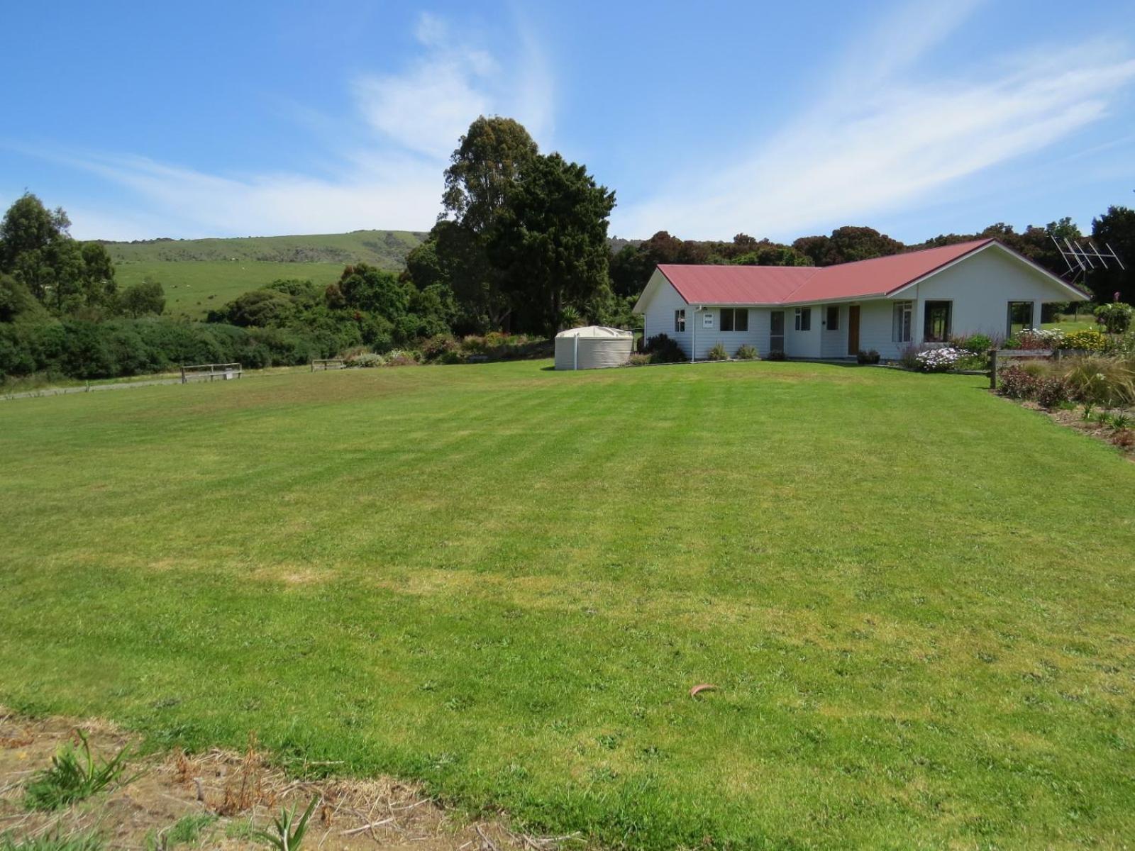 Three-Bedroom House - Photo 6