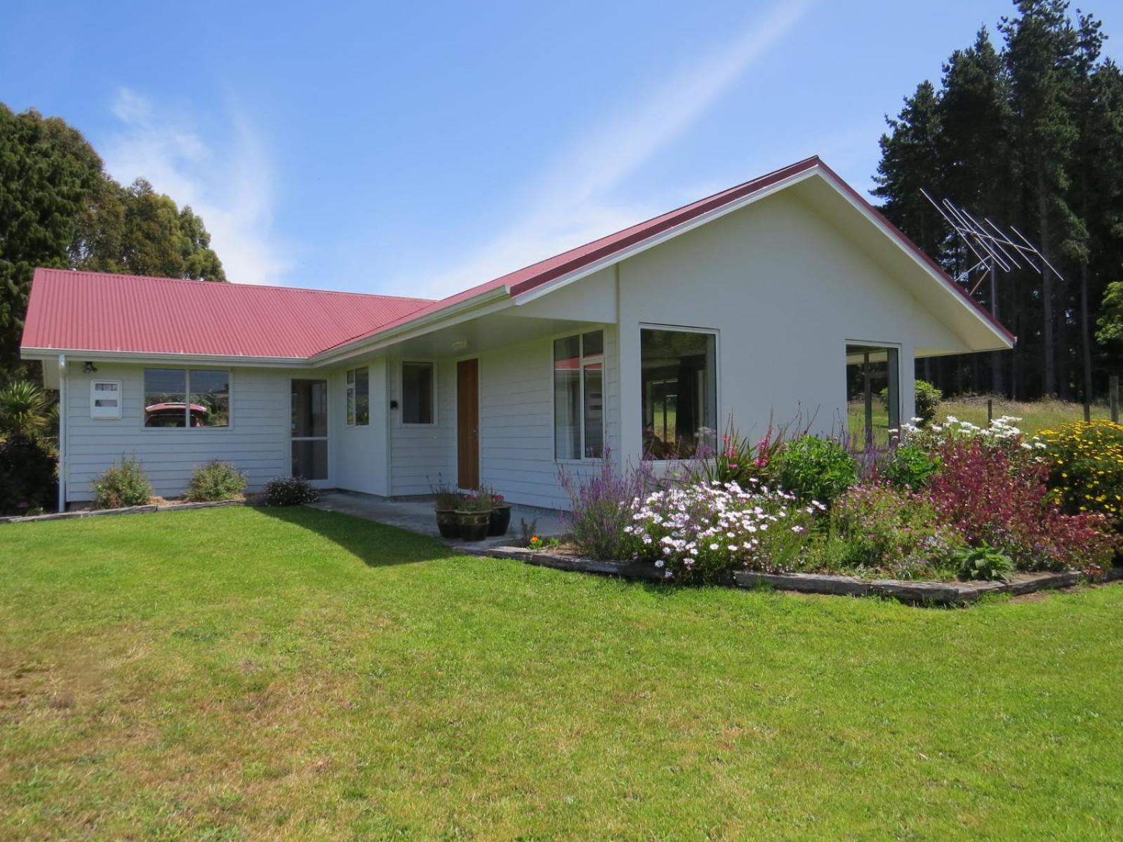 Three-Bedroom House - Photo 10