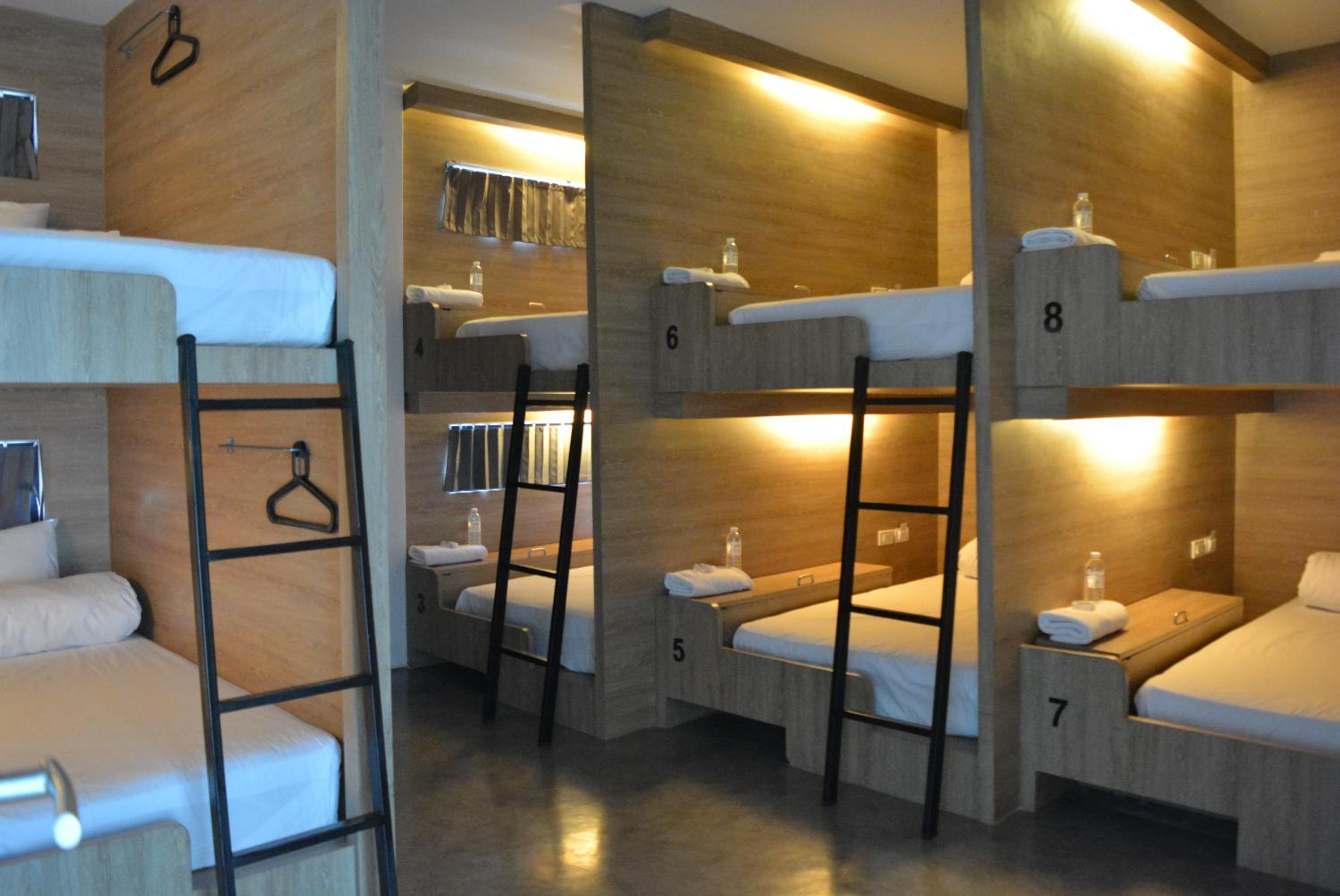 8-Bed Mixed Dormitory Room photo 2