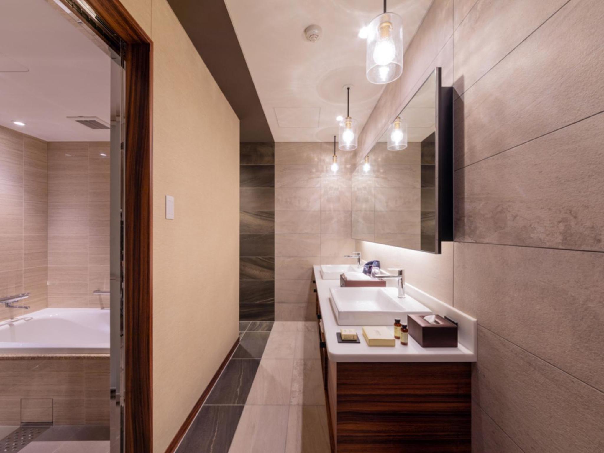 Luxury Twin Room - Photo 6