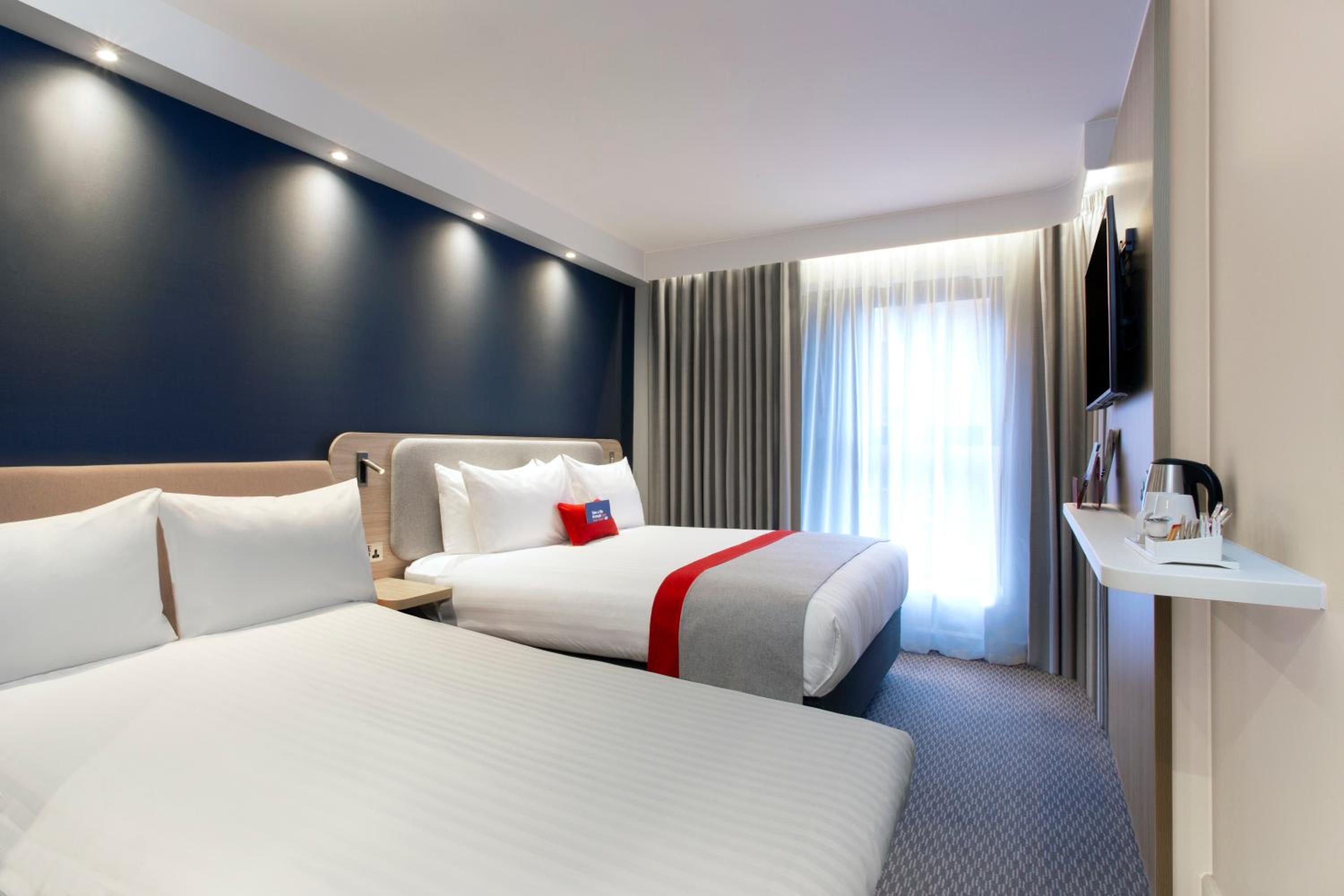 Standard Double Room with Free Hot Breakfast - Photo 3