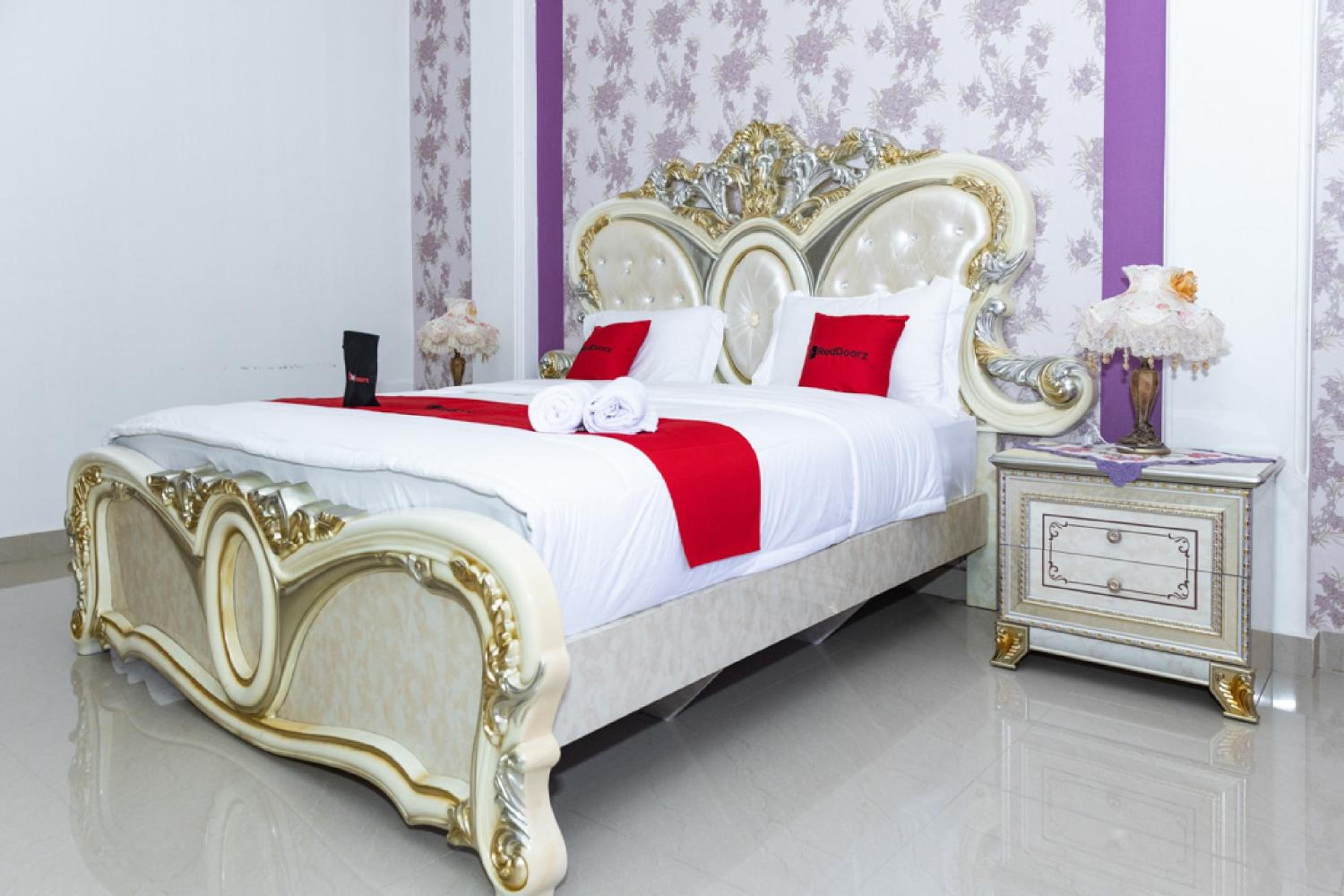 Suite - Photo 1