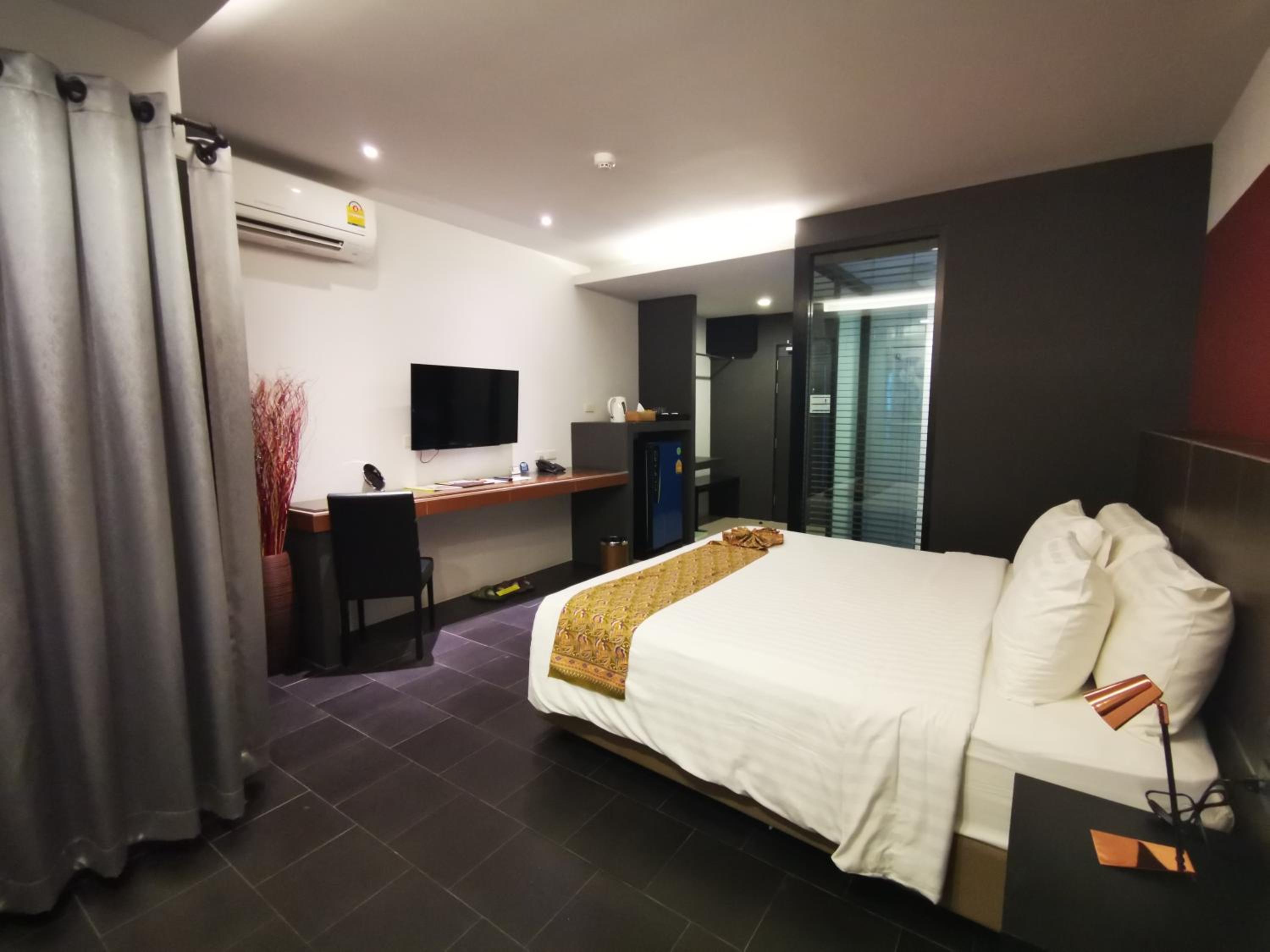Standard King Room photo 3