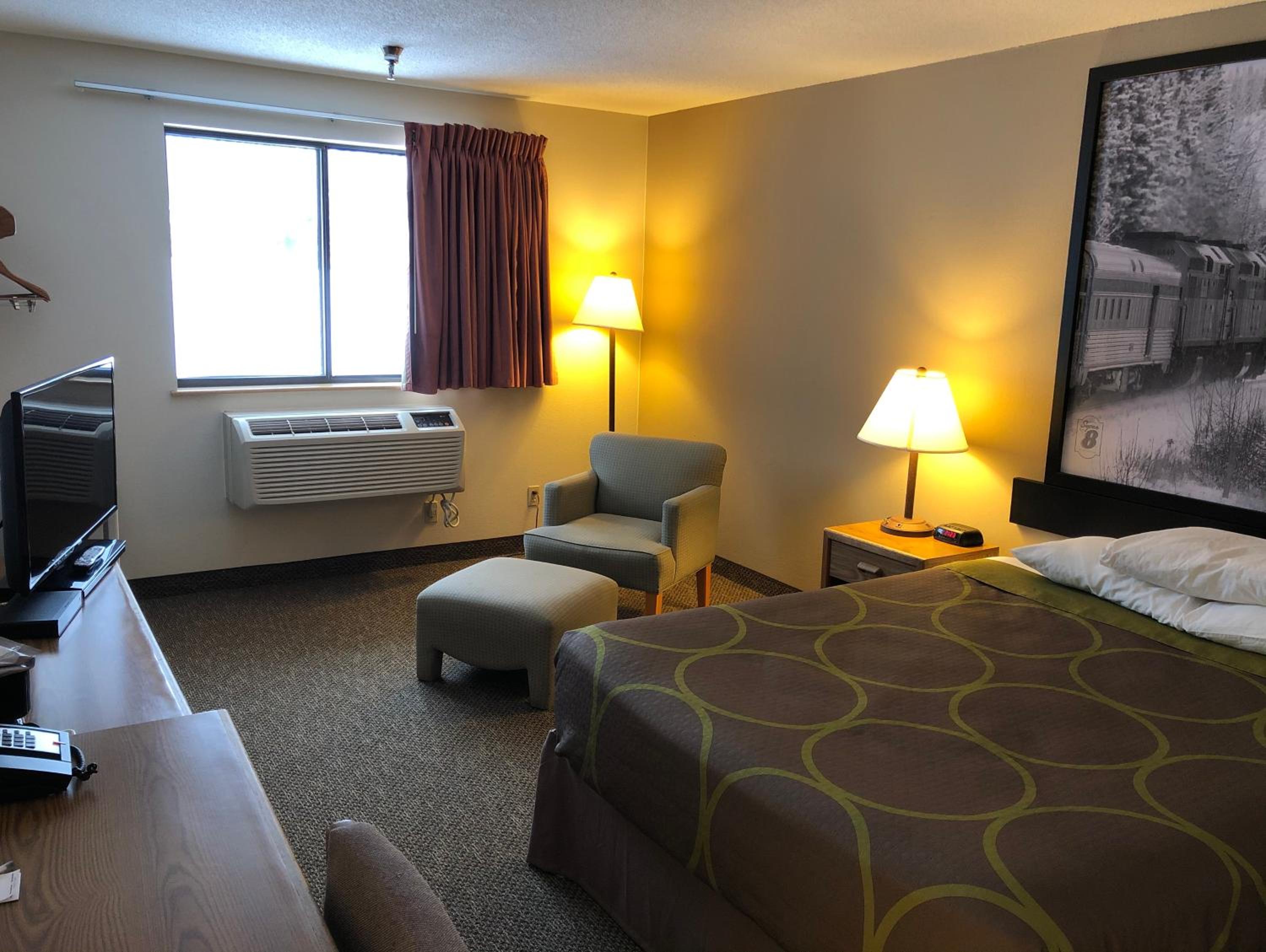 Queen Room - Non-Smoking - Photo 5
