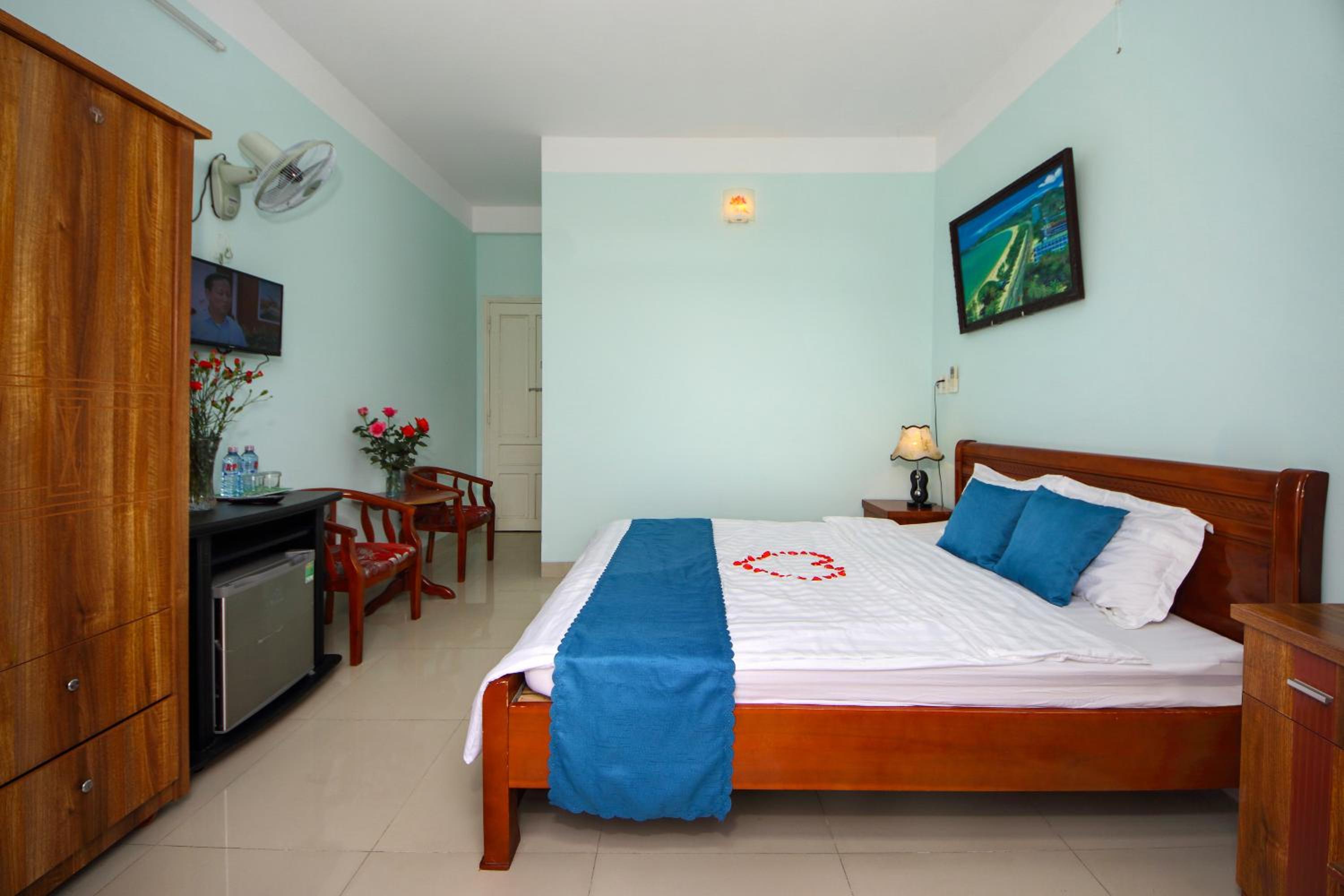Standard King Room photo 2