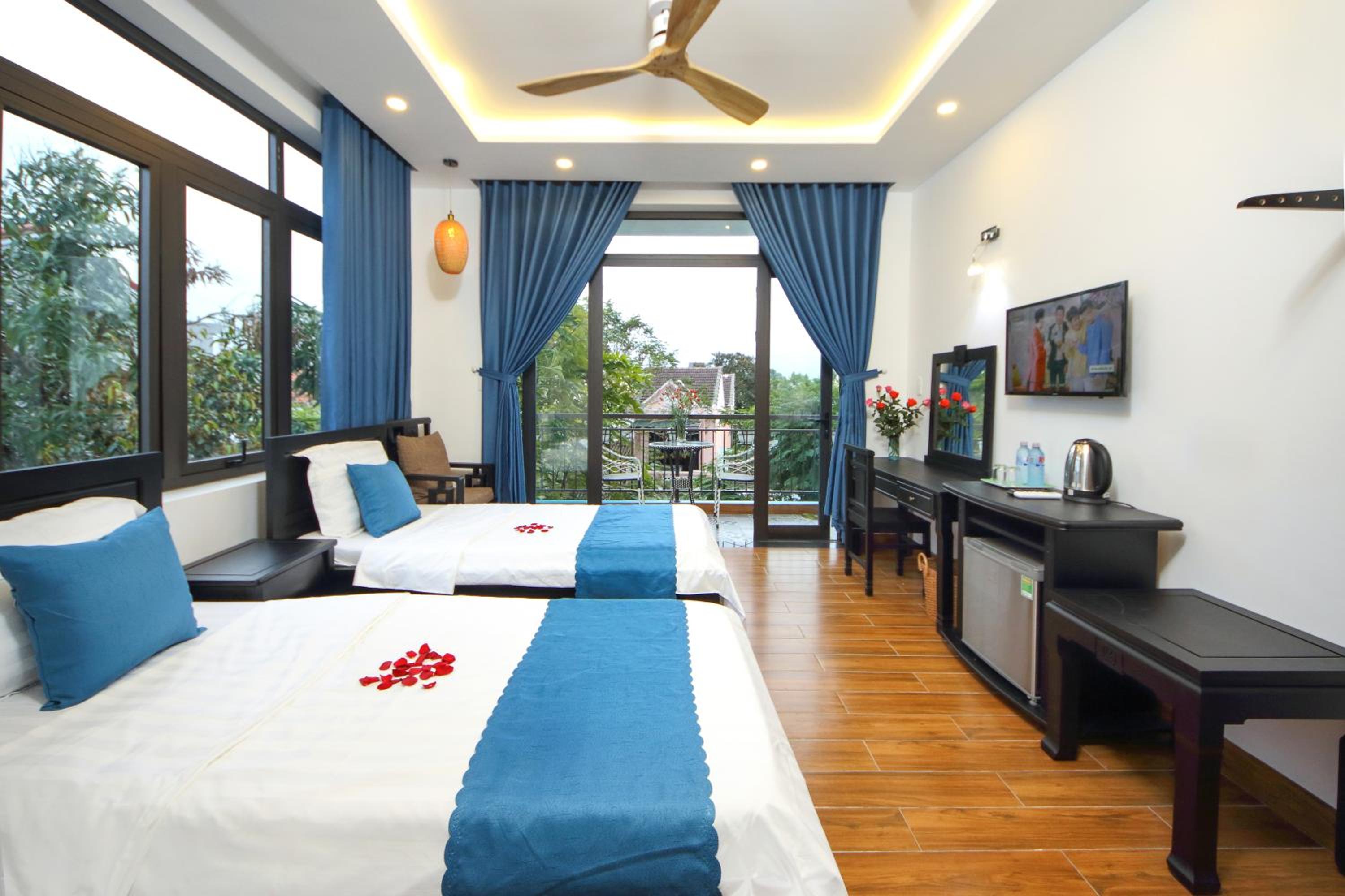 Standard King Room photo 1