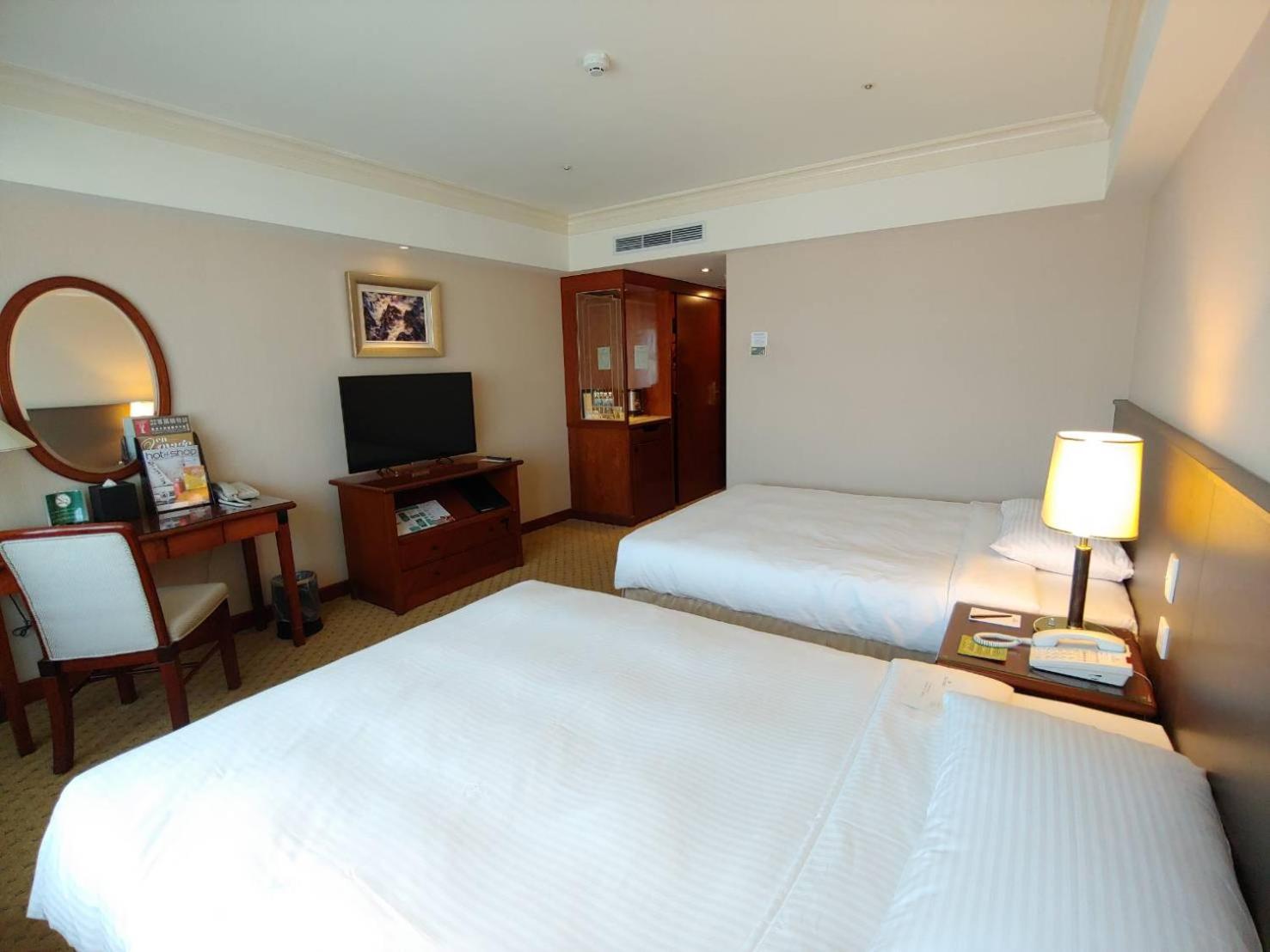 Superior  Twin Room - Photo 6