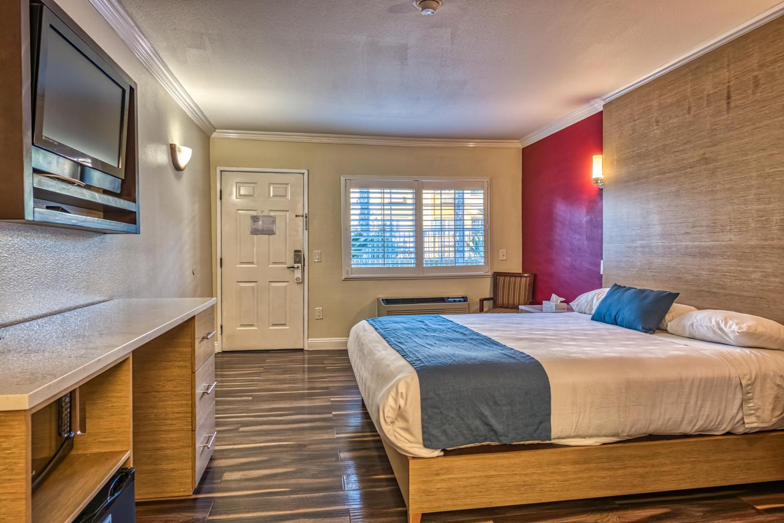 Superior King Room photo 2