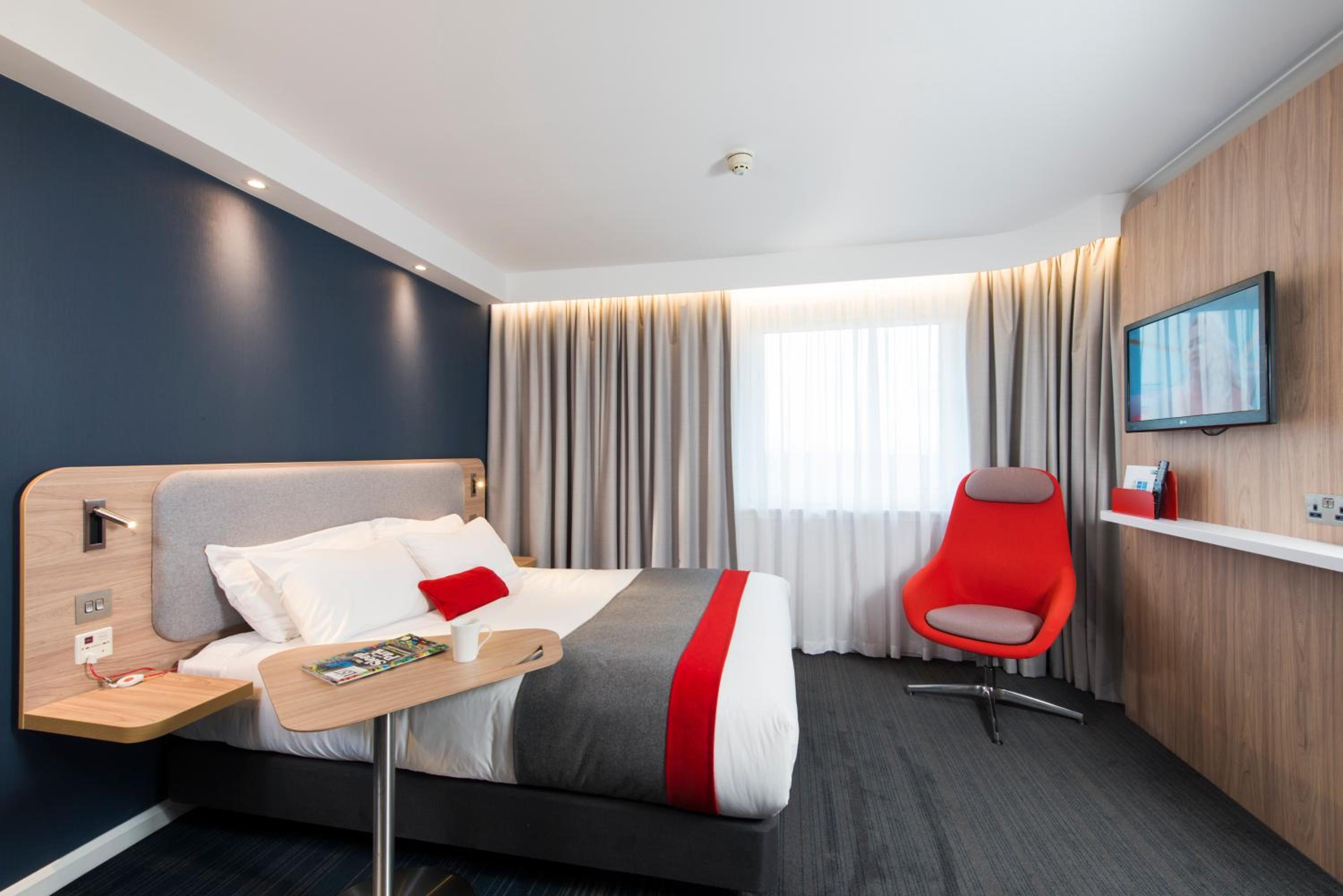 Double Room with Free Hot Breakfast - Accessible photo 1