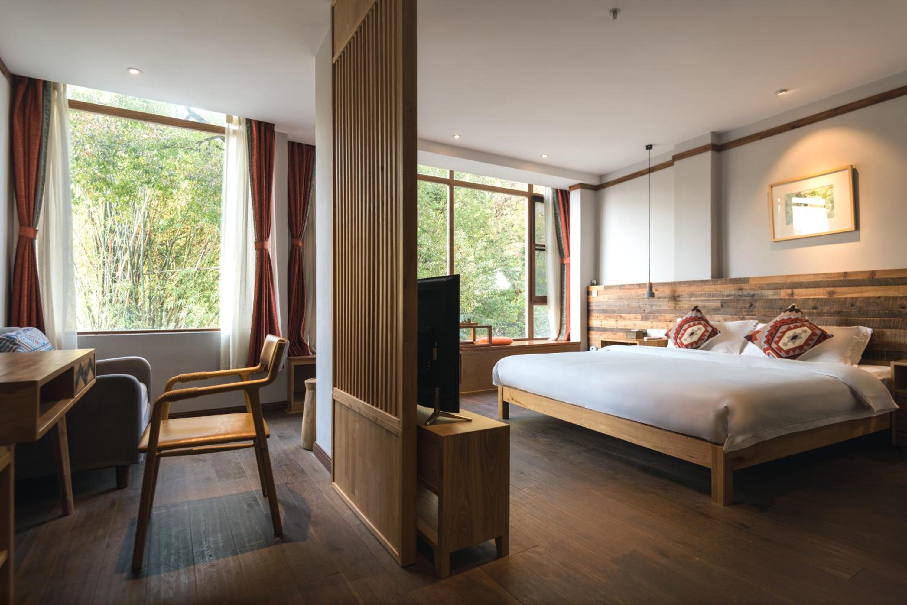 Deluxe King Room with River View