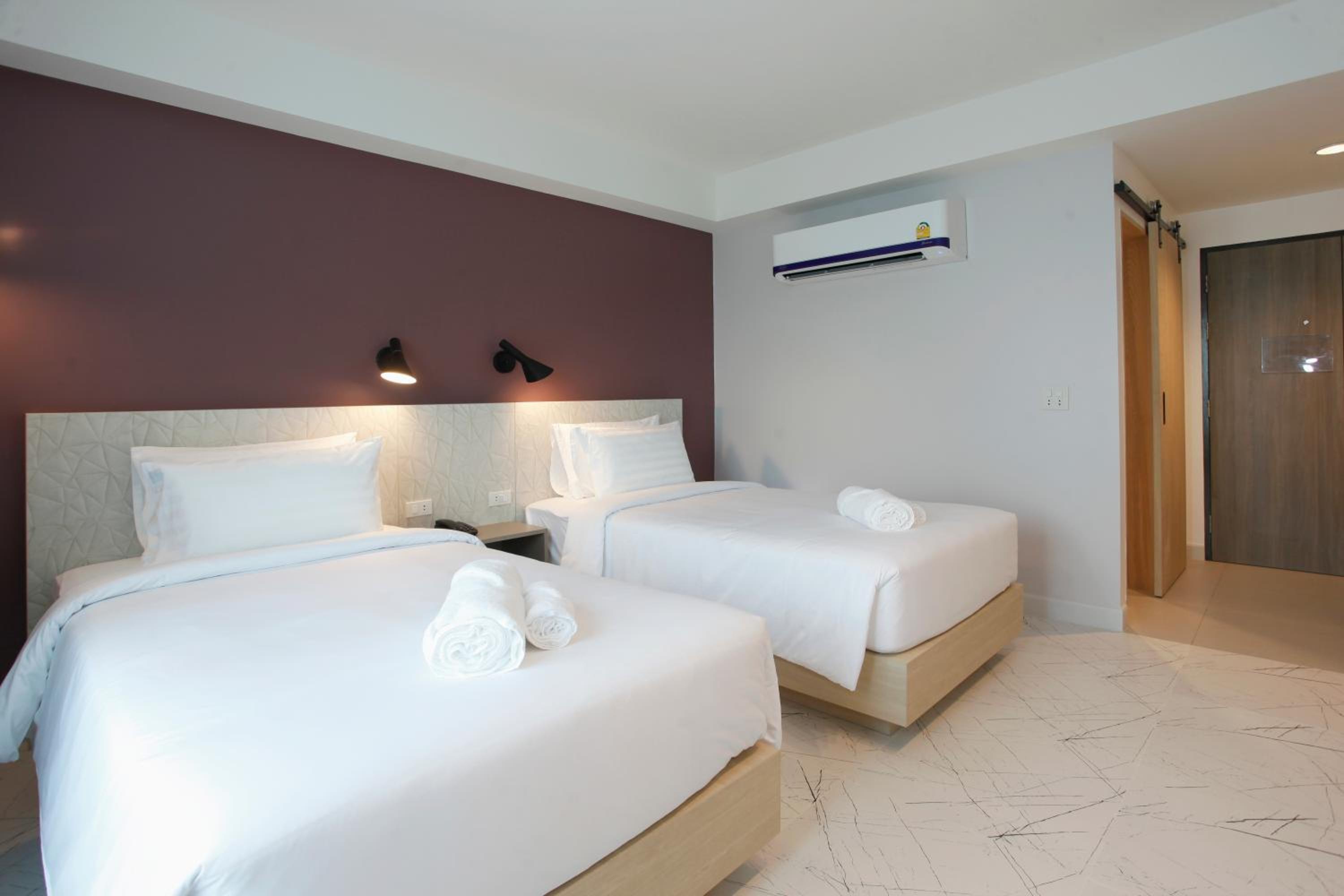 Standard Twin Room - Photo 2