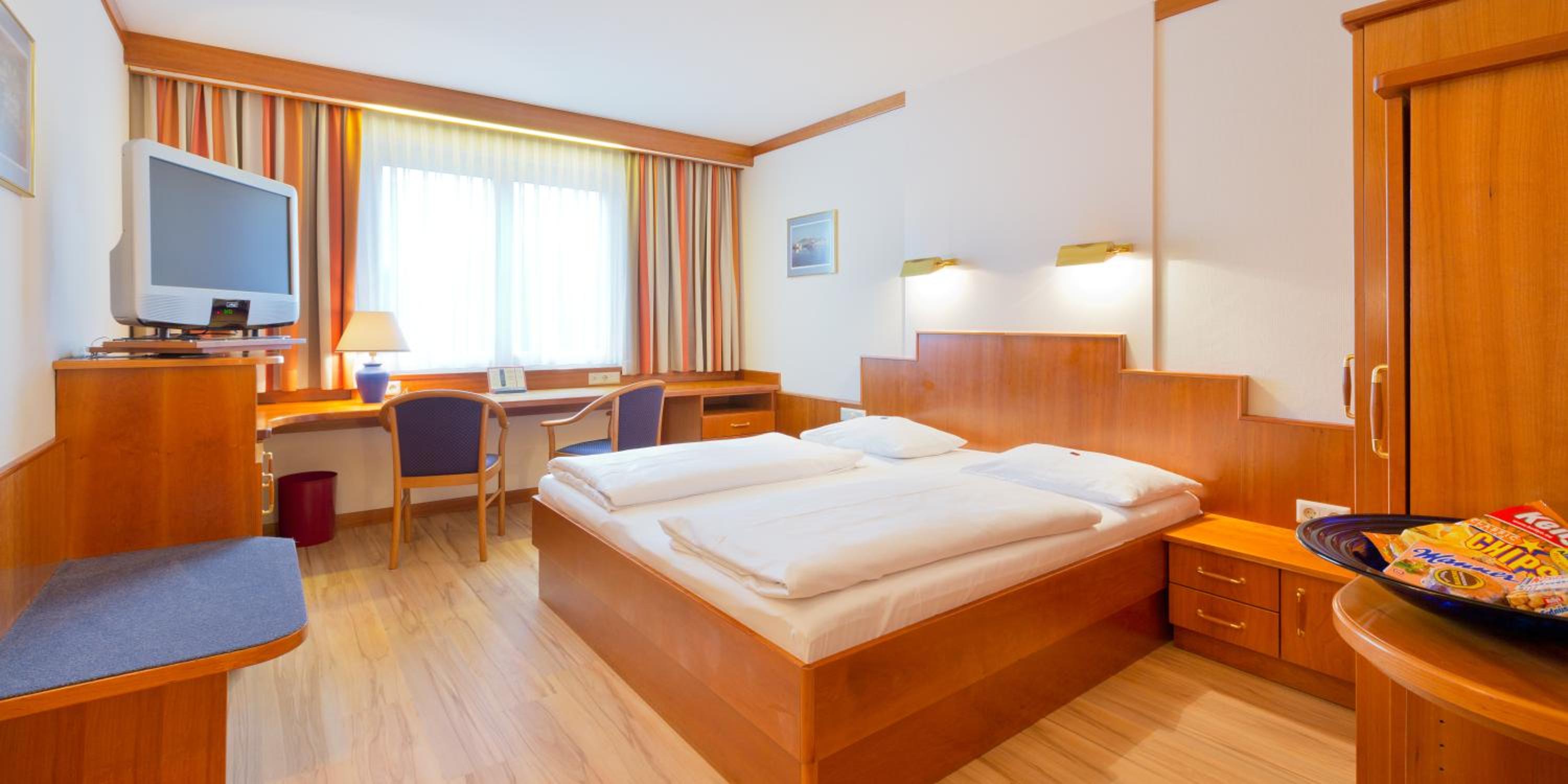 Business Queen Room with Sofa Bed