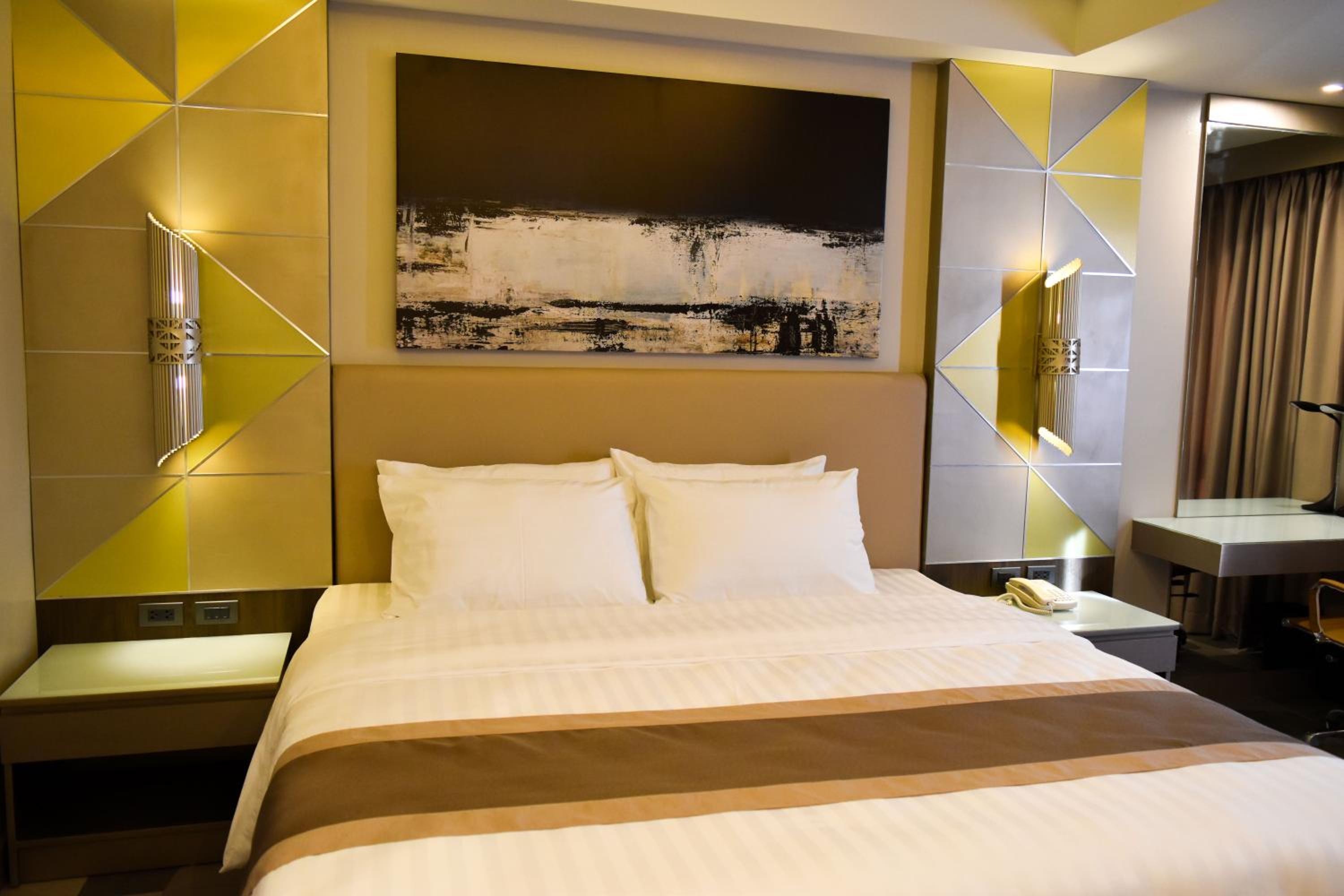 Superior King Room - Photo 5