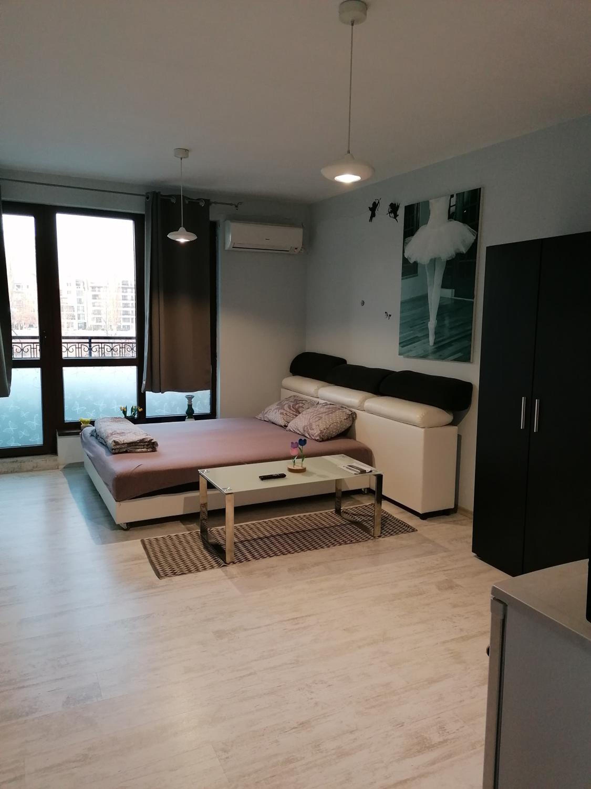 Apartment with Terrace - Photo 4
