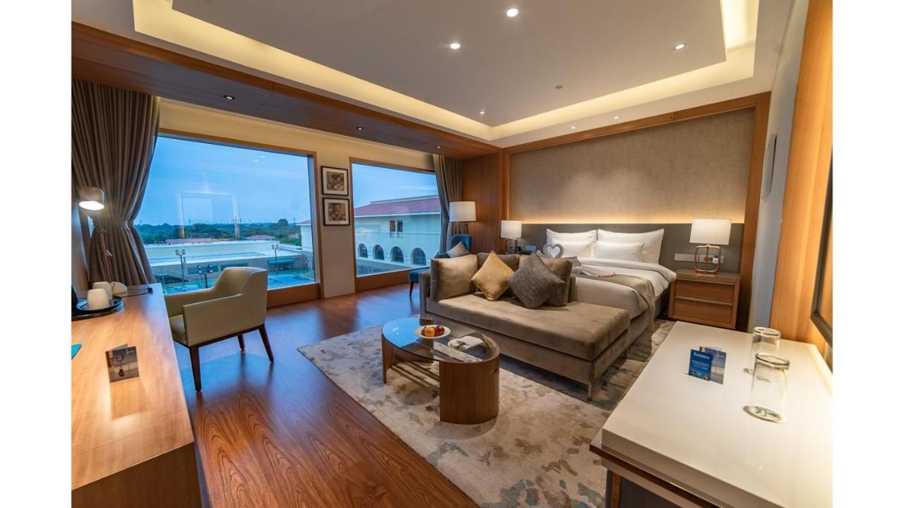 Deluxe Double or Twin Room photo 2