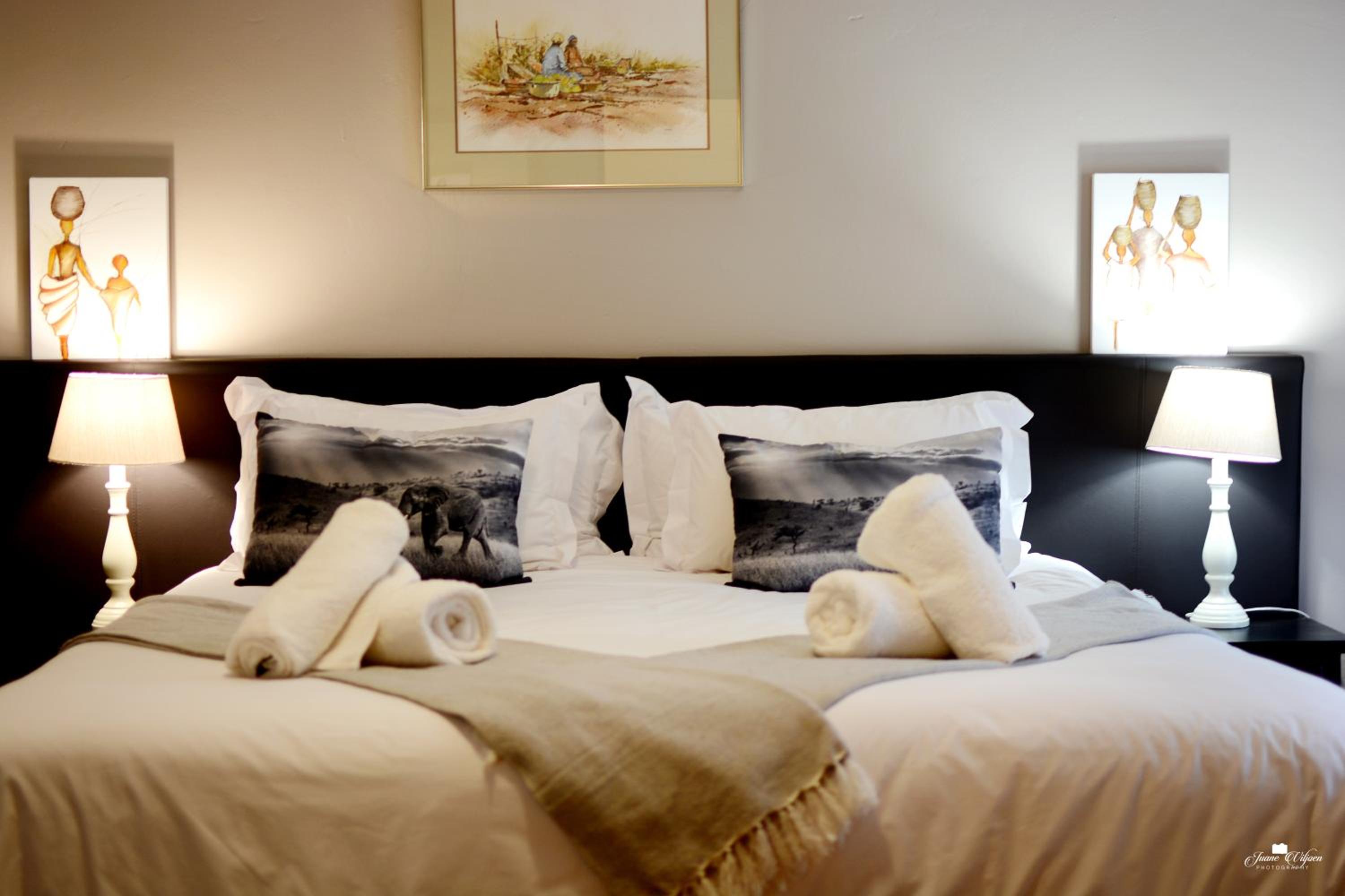 Standard Double or Twin Room - Photo 10