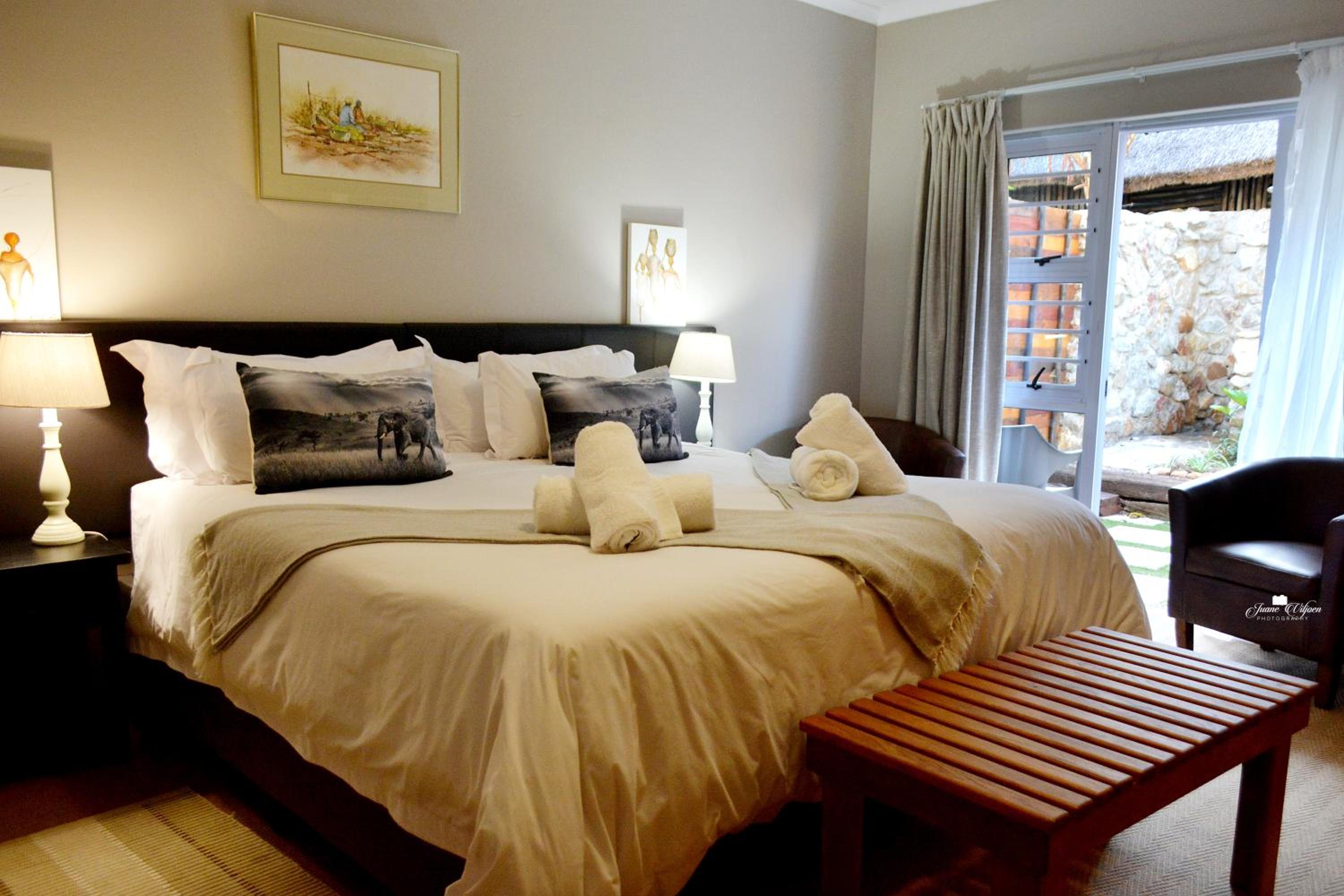 Standard Double or Twin Room - Photo 7