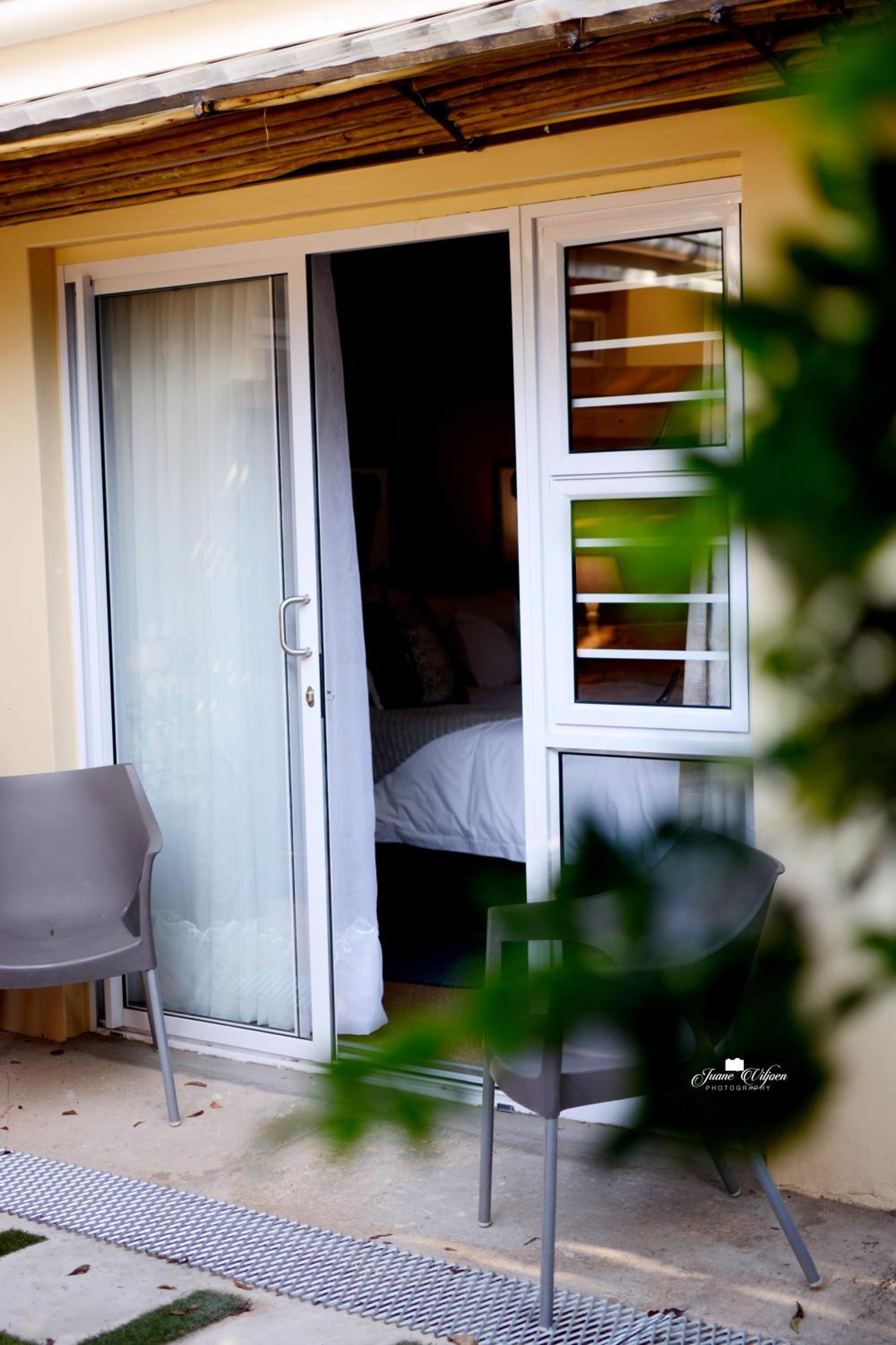 Standard Double or Twin Room - Photo 13