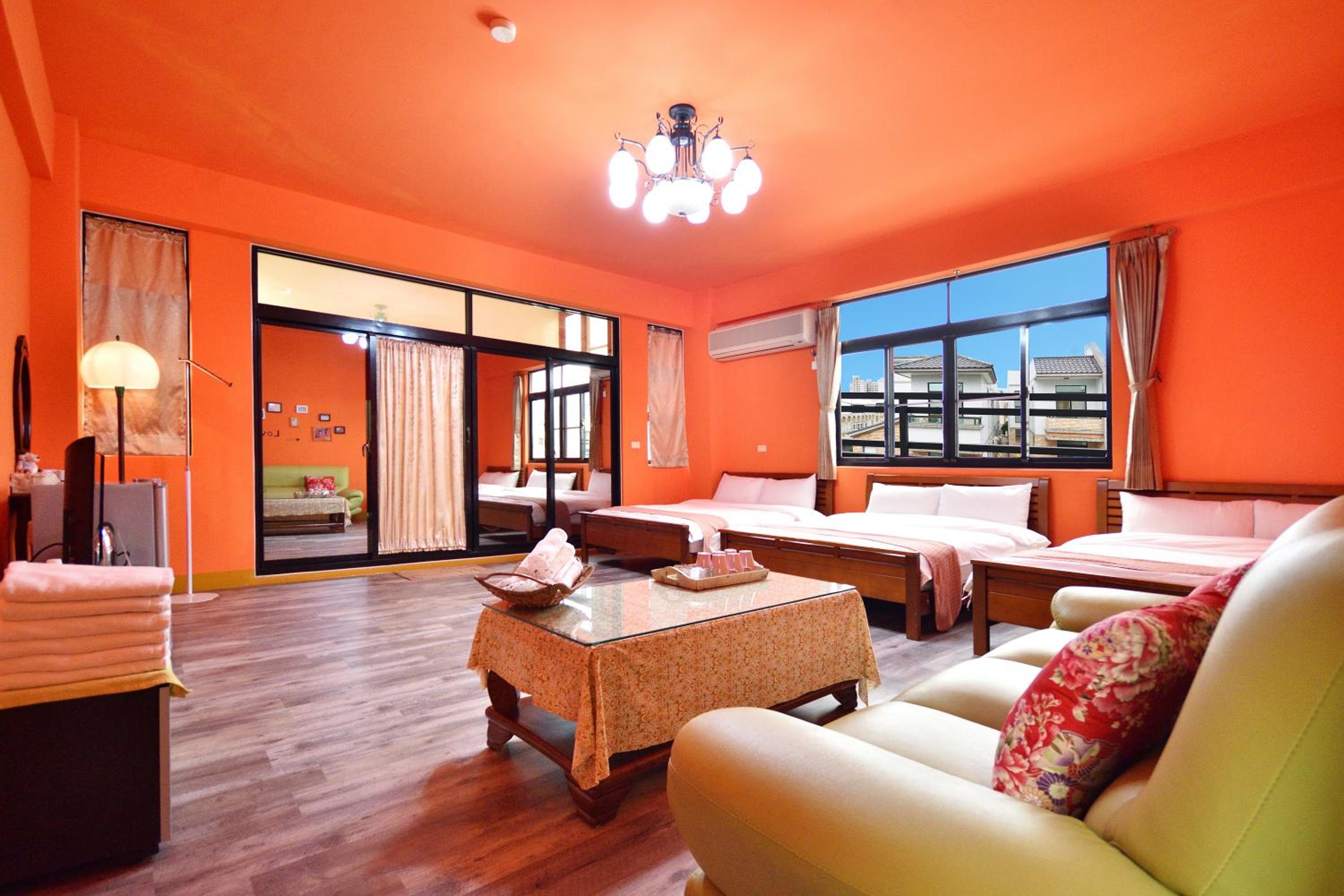 Superior Family Room photo 3