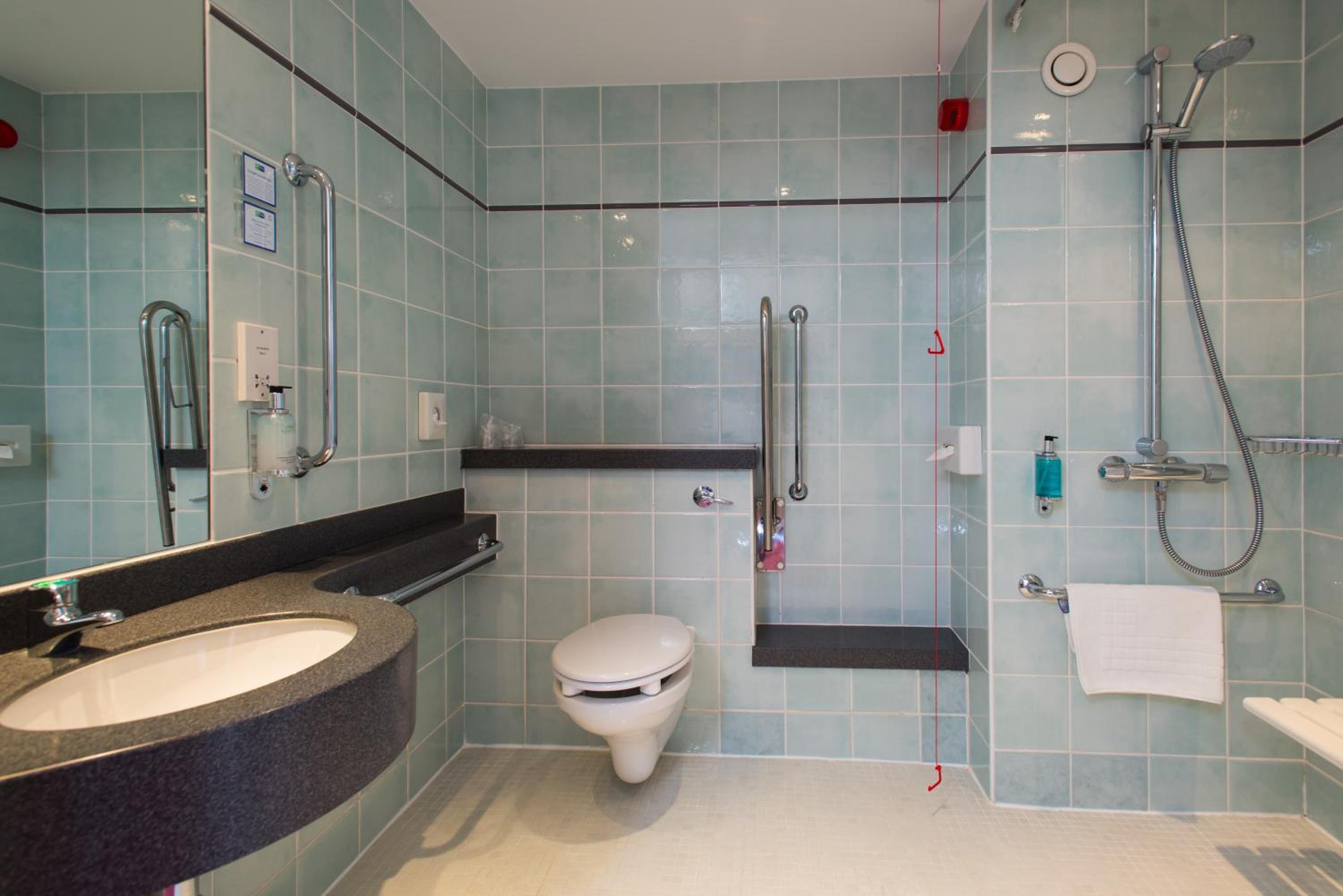 Standard Twin Room with Free Hot Breakfast - Accessible - Photo 2