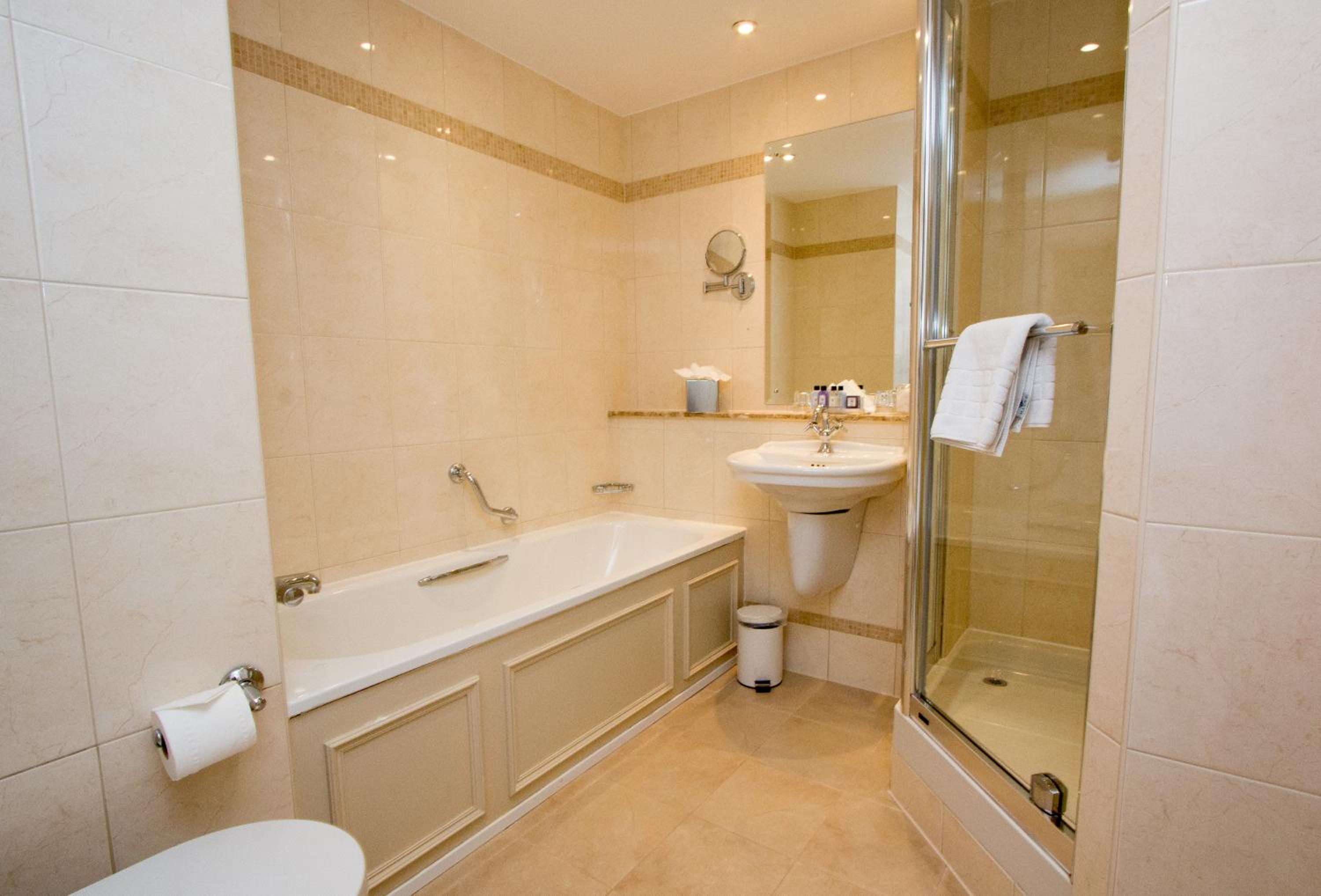 Deluxe King Room - Photo 2