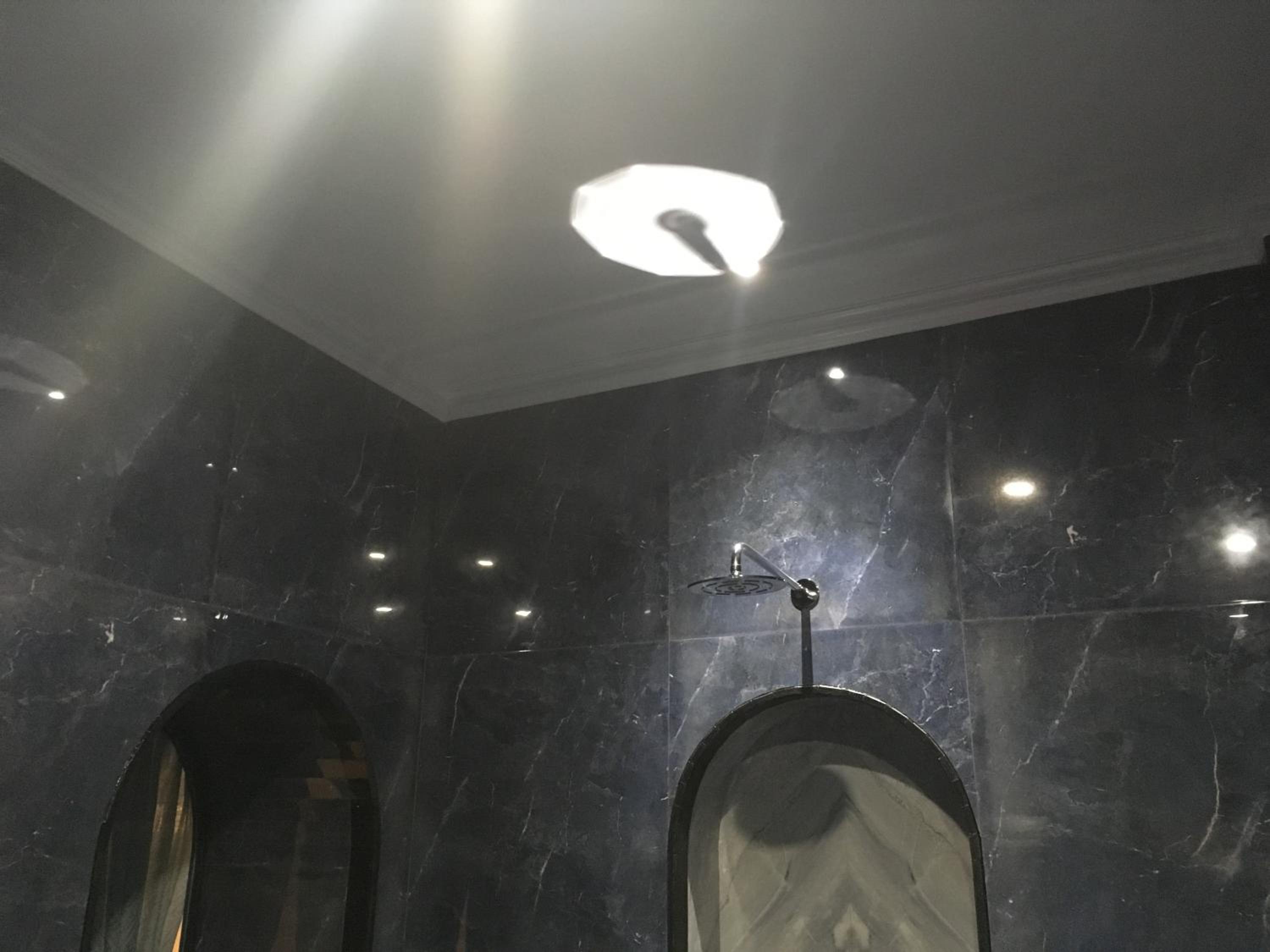 Deluxe Suite - Photo 2
