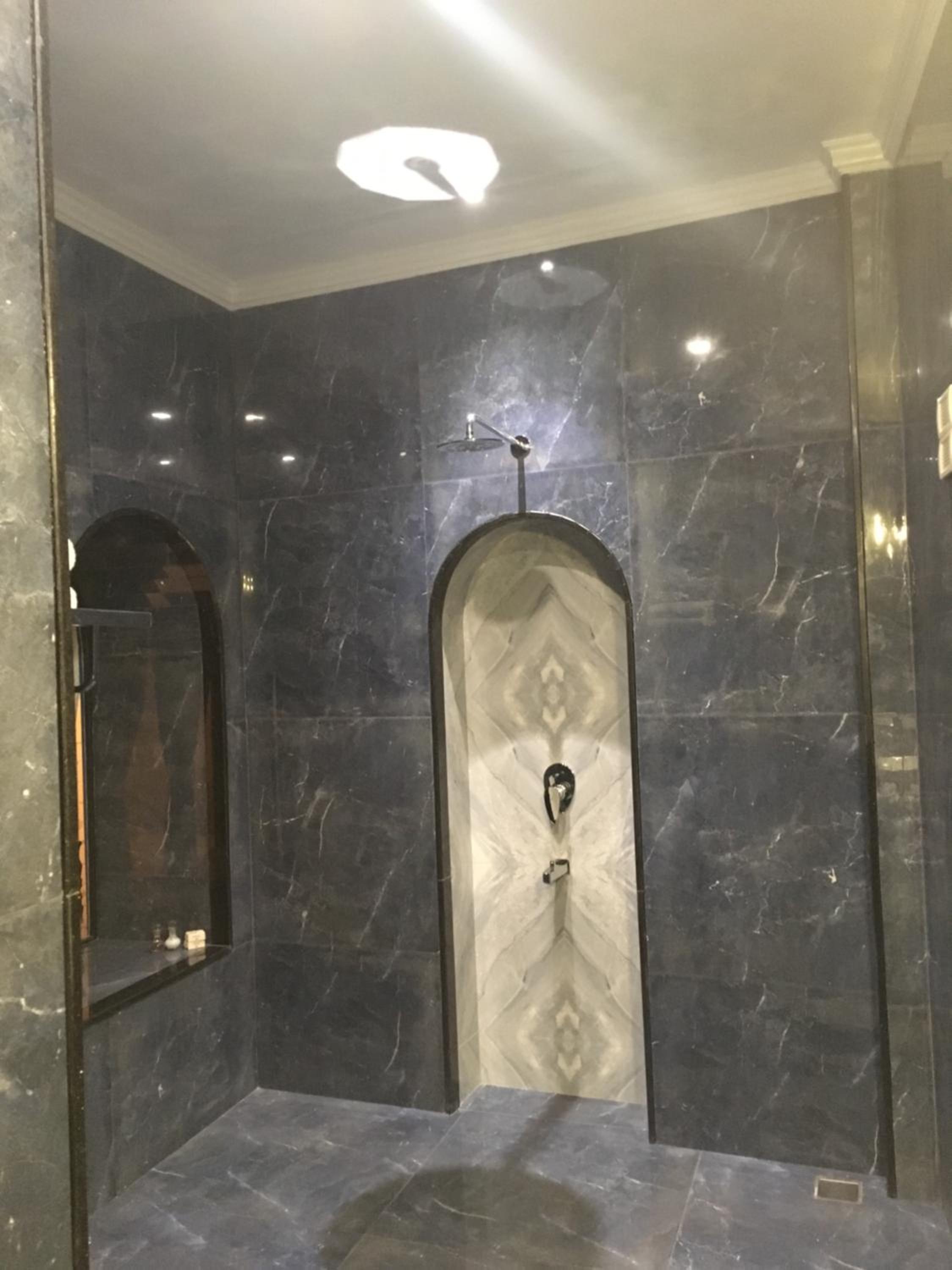 Deluxe Suite - Photo 16