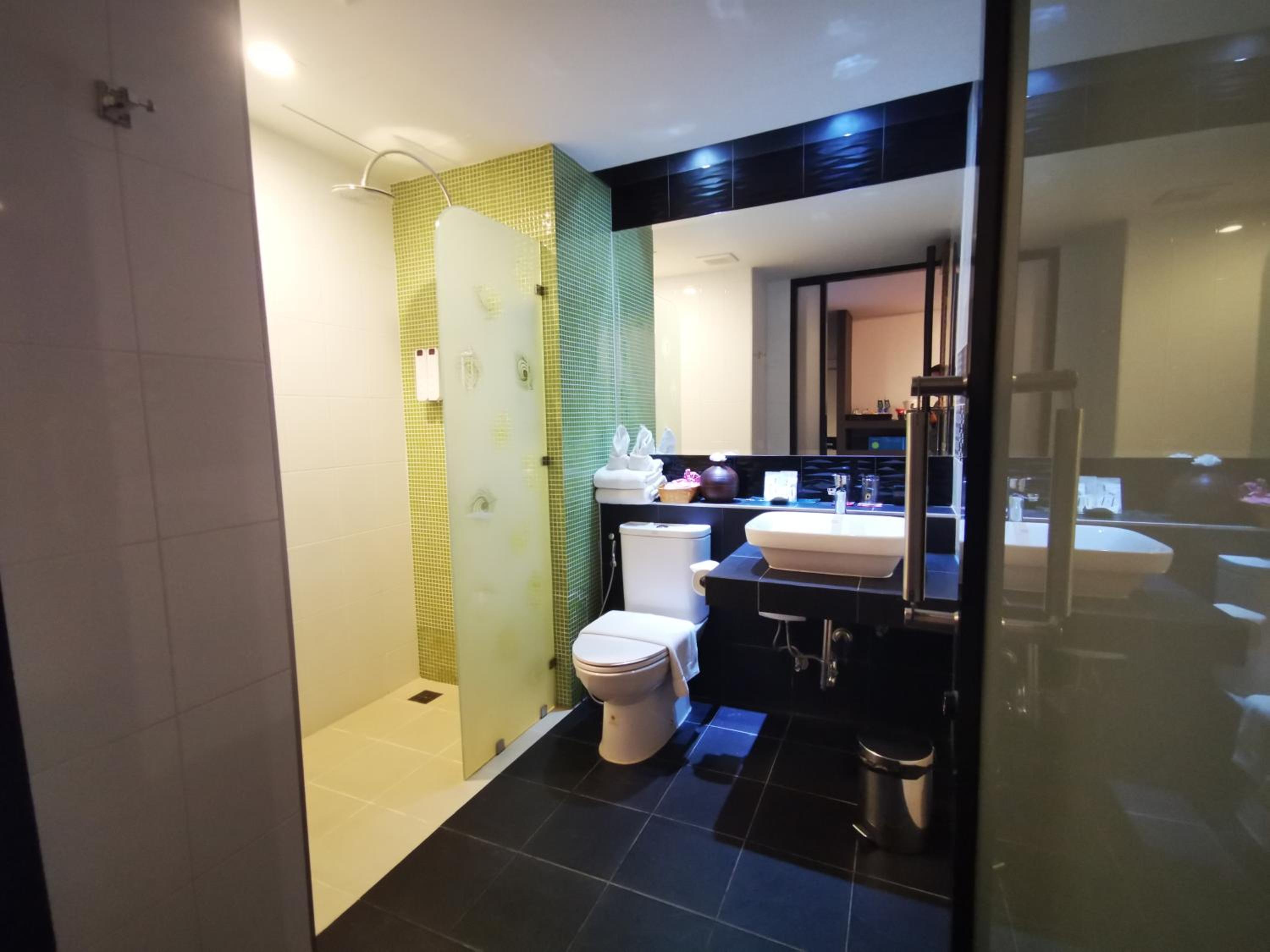 Deluxe King Room photo 2