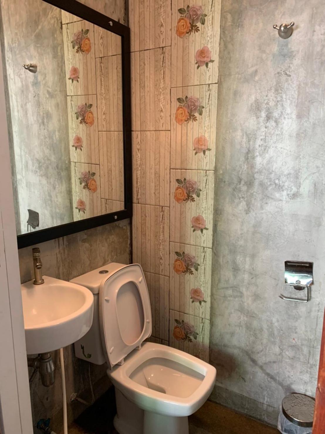 Queen Room photo 3