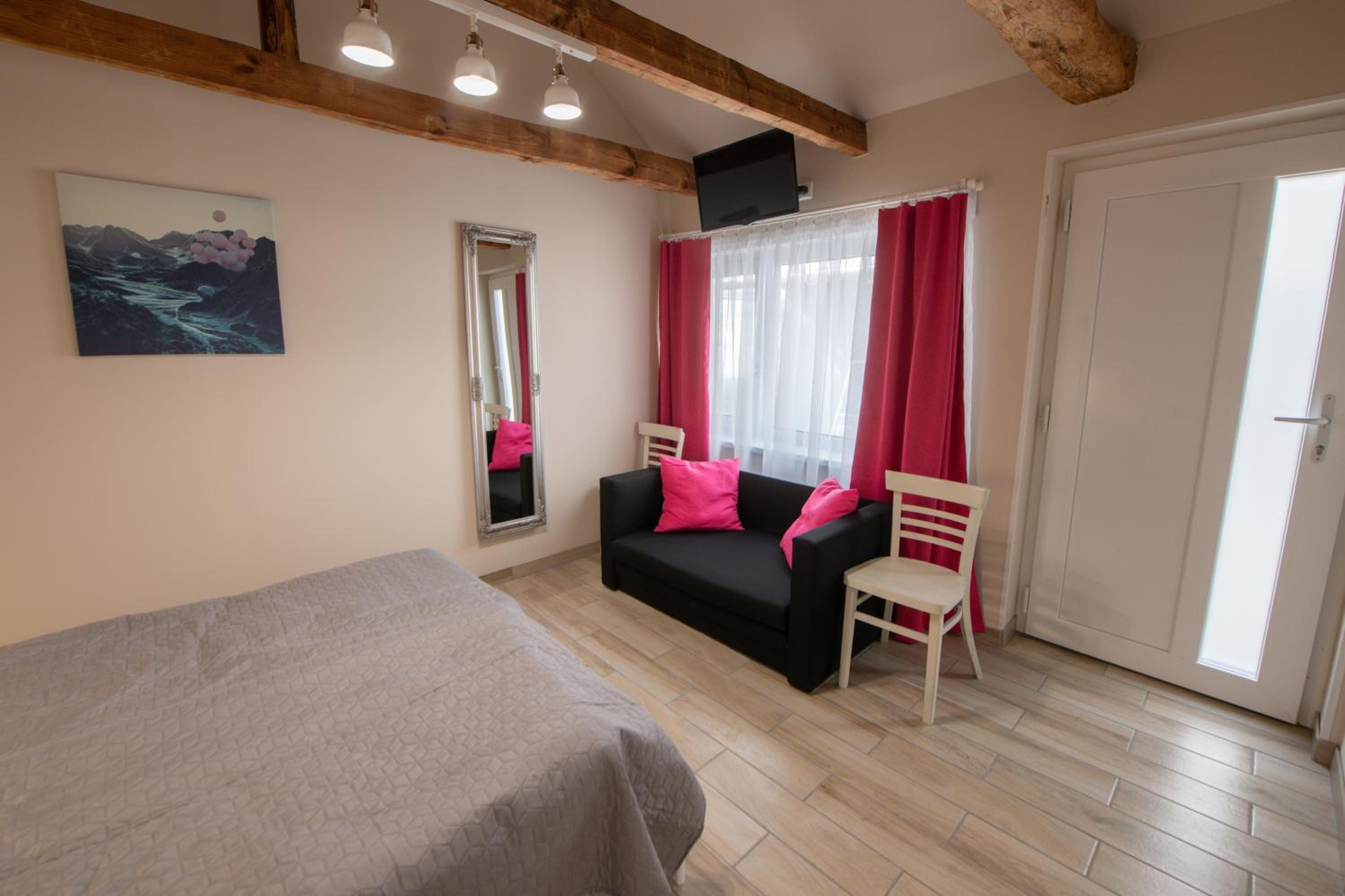 Apartment - Ground Floor - Photo 2
