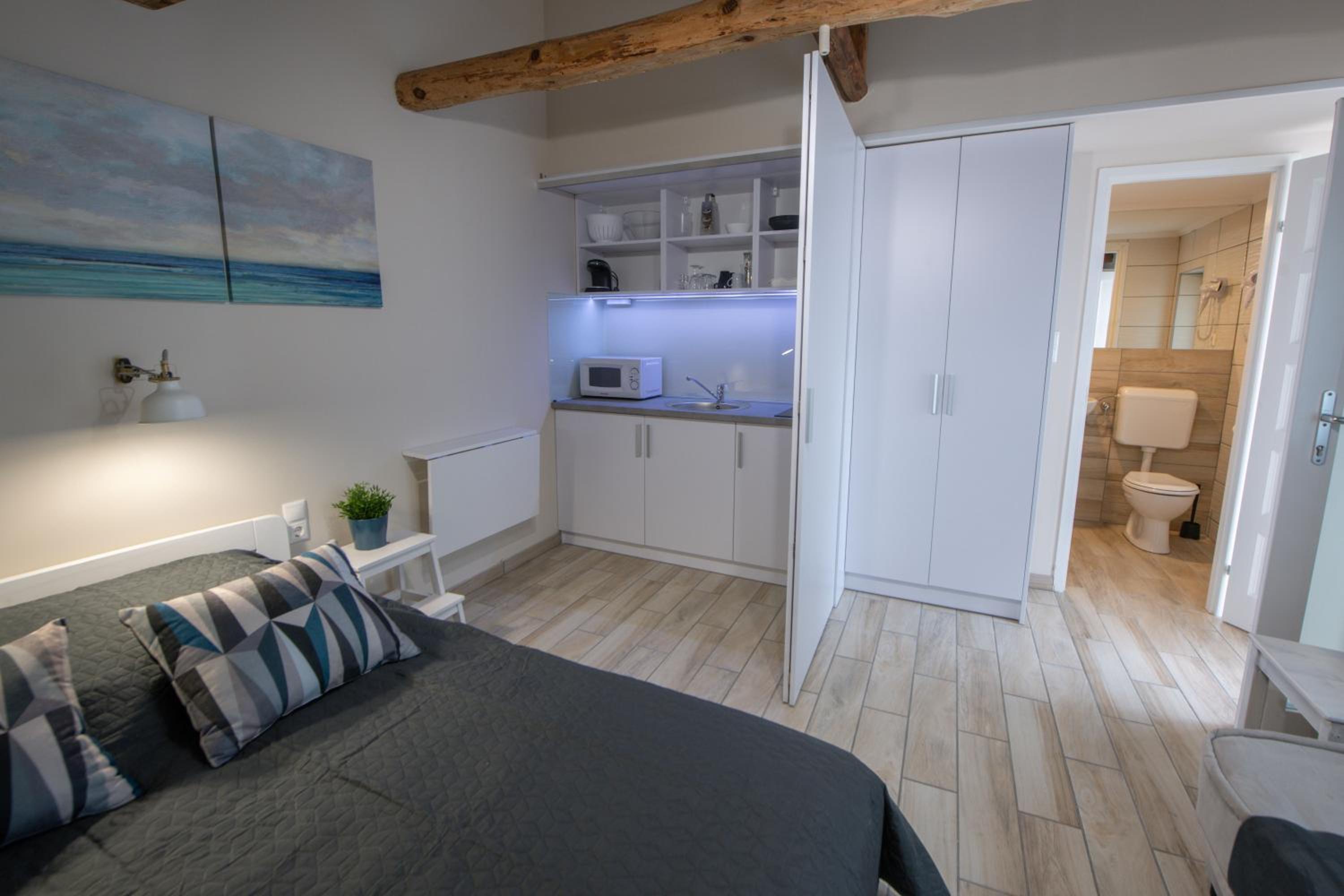 Apartment - Ground Floor - Photo 11