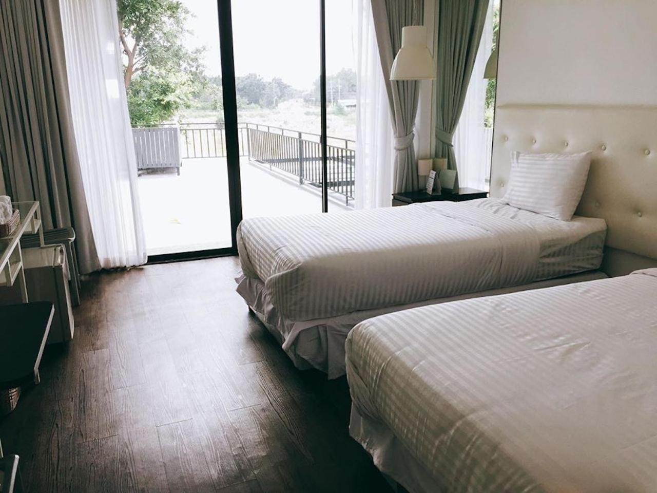 Deluxe Twin Room photo 3