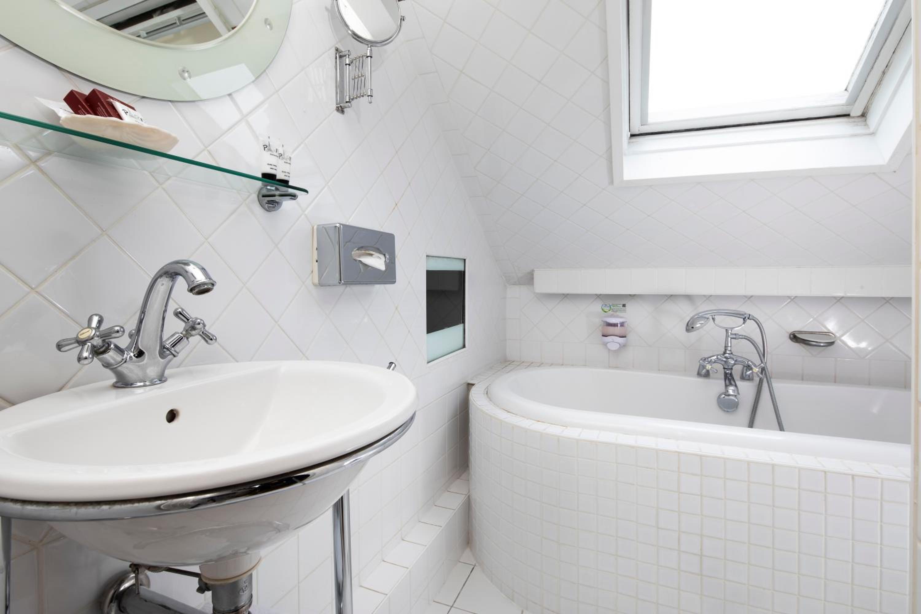 Small Double Room photo 2