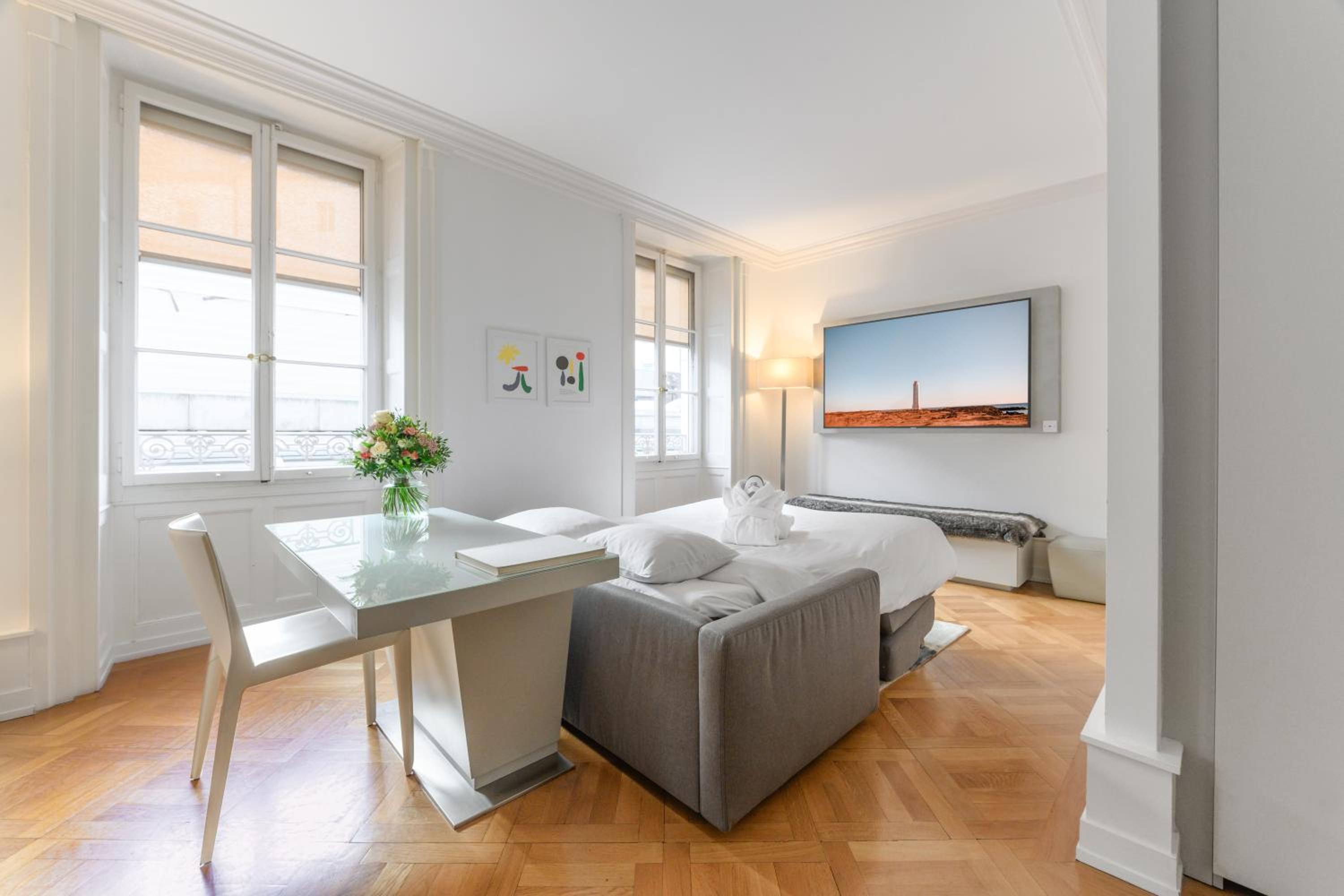 Superior One-Bedroom Apartment - Air-conditioned -  50 sqm thumbnail 5