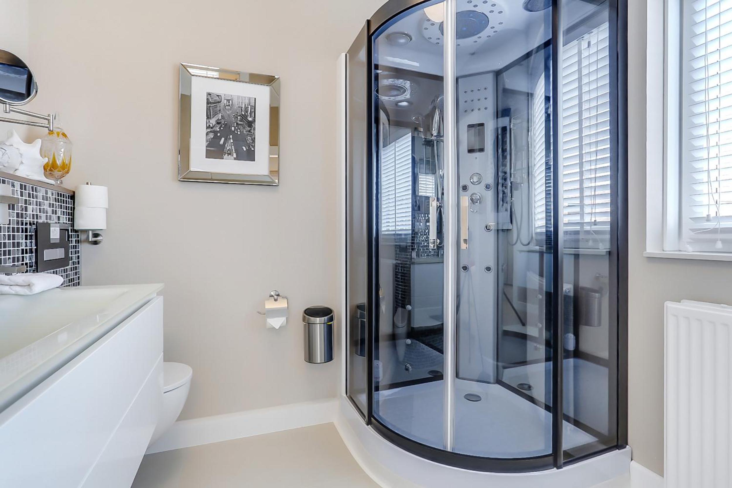 Deluxe Double Room with Shower photo 3