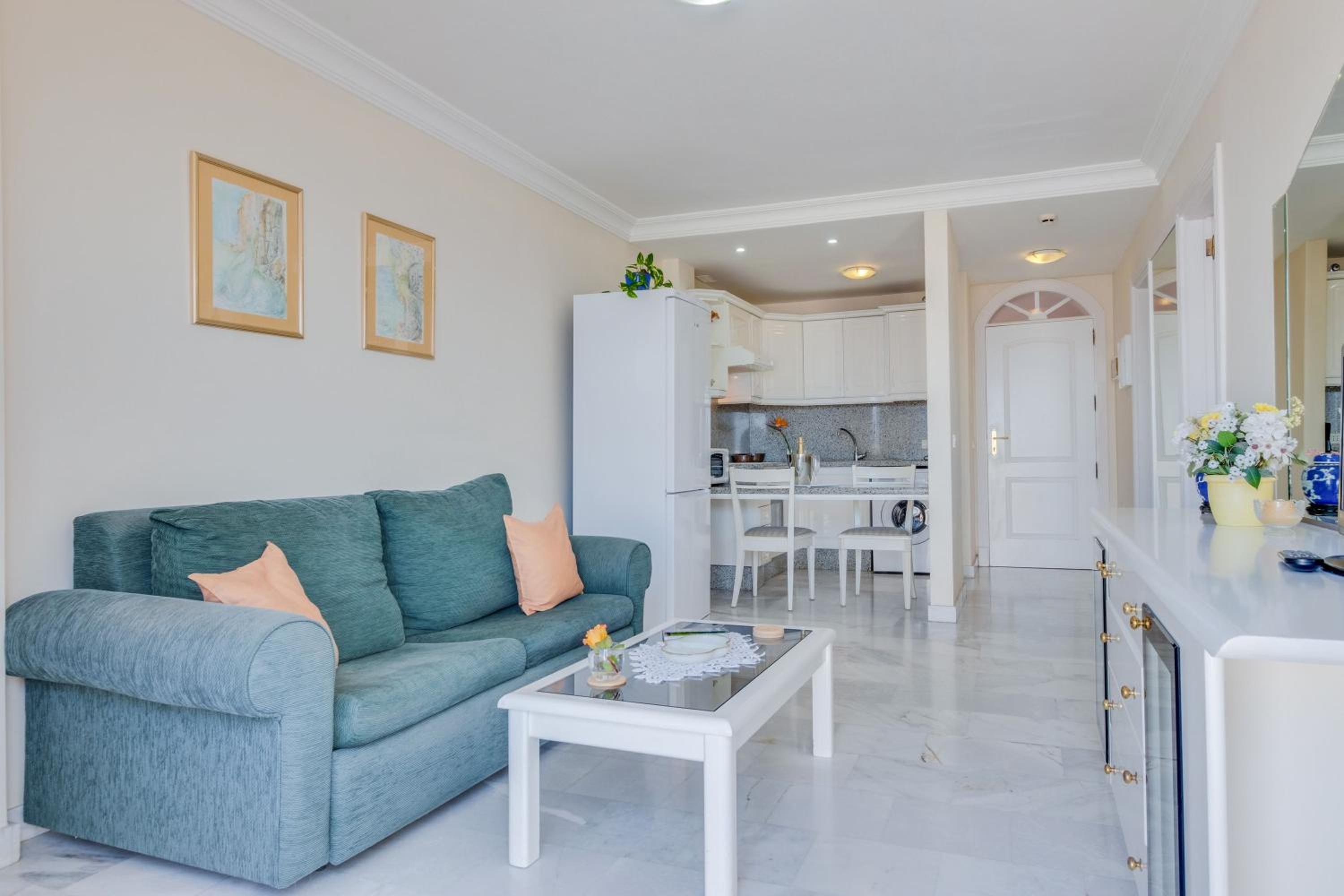 Superior One-Bedroom Apartment with Balcony - Photo 16