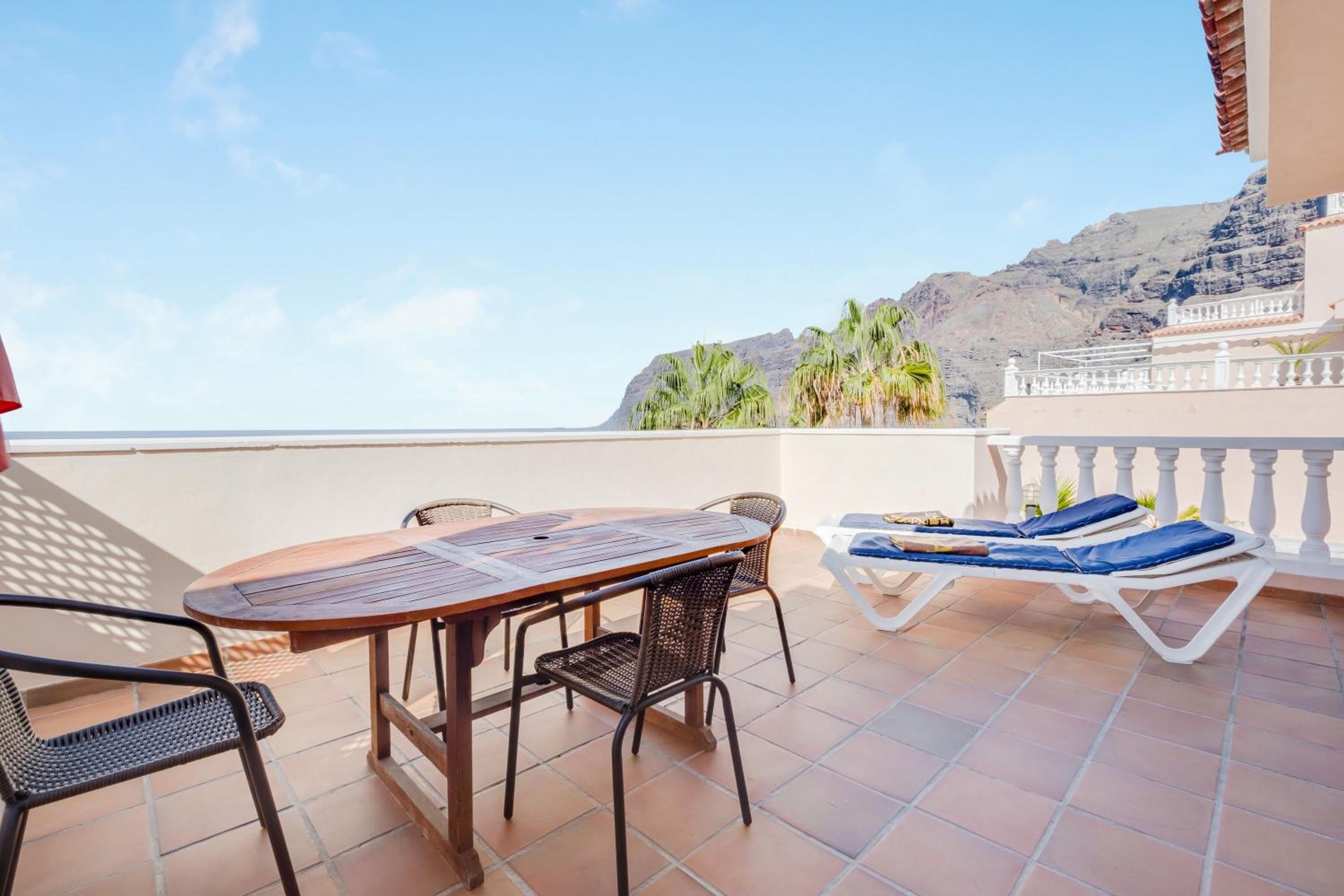 Superior One-Bedroom Apartment with Balcony - Photo 14