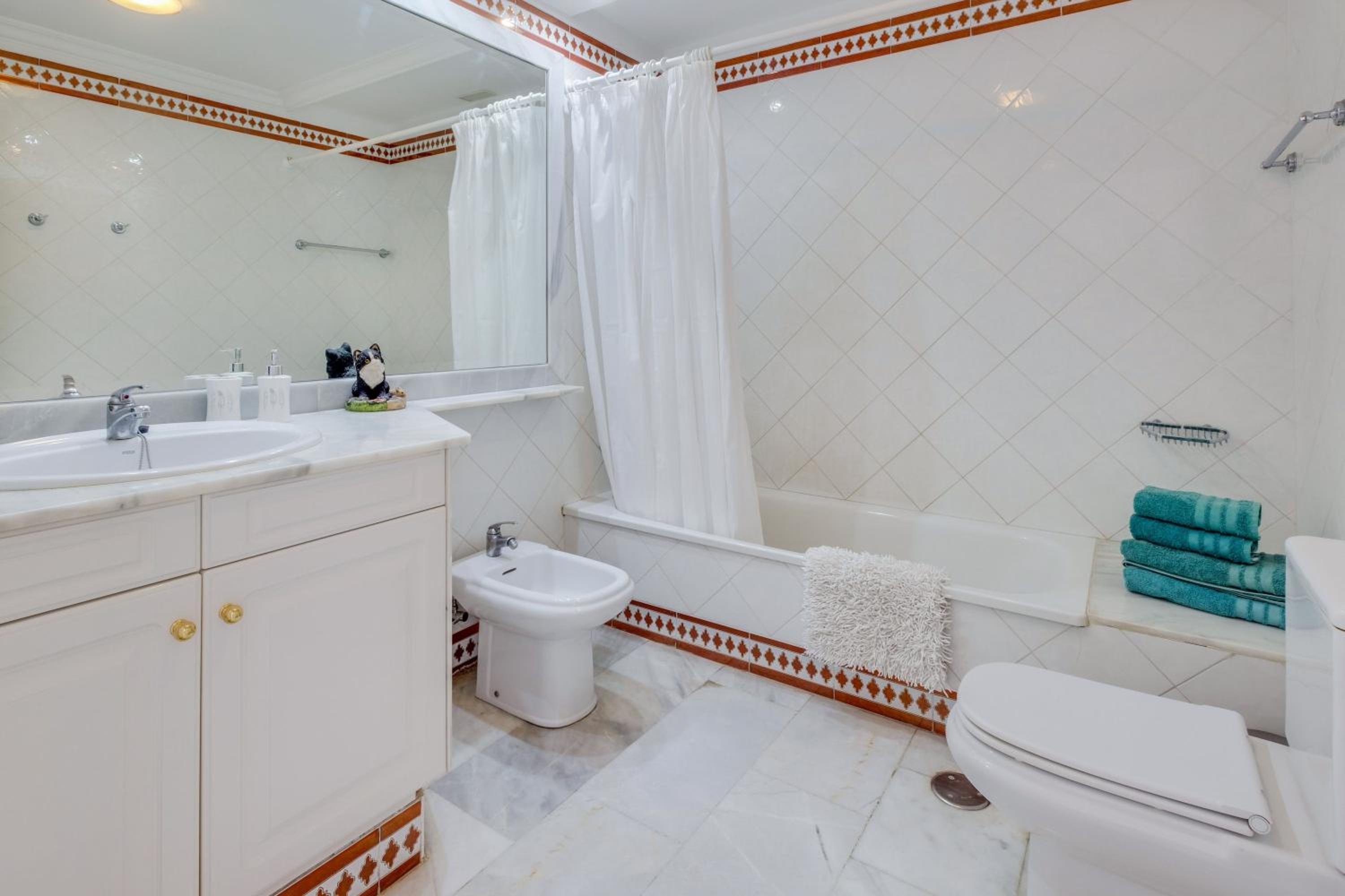 Superior One-Bedroom Apartment with Balcony - Photo 4